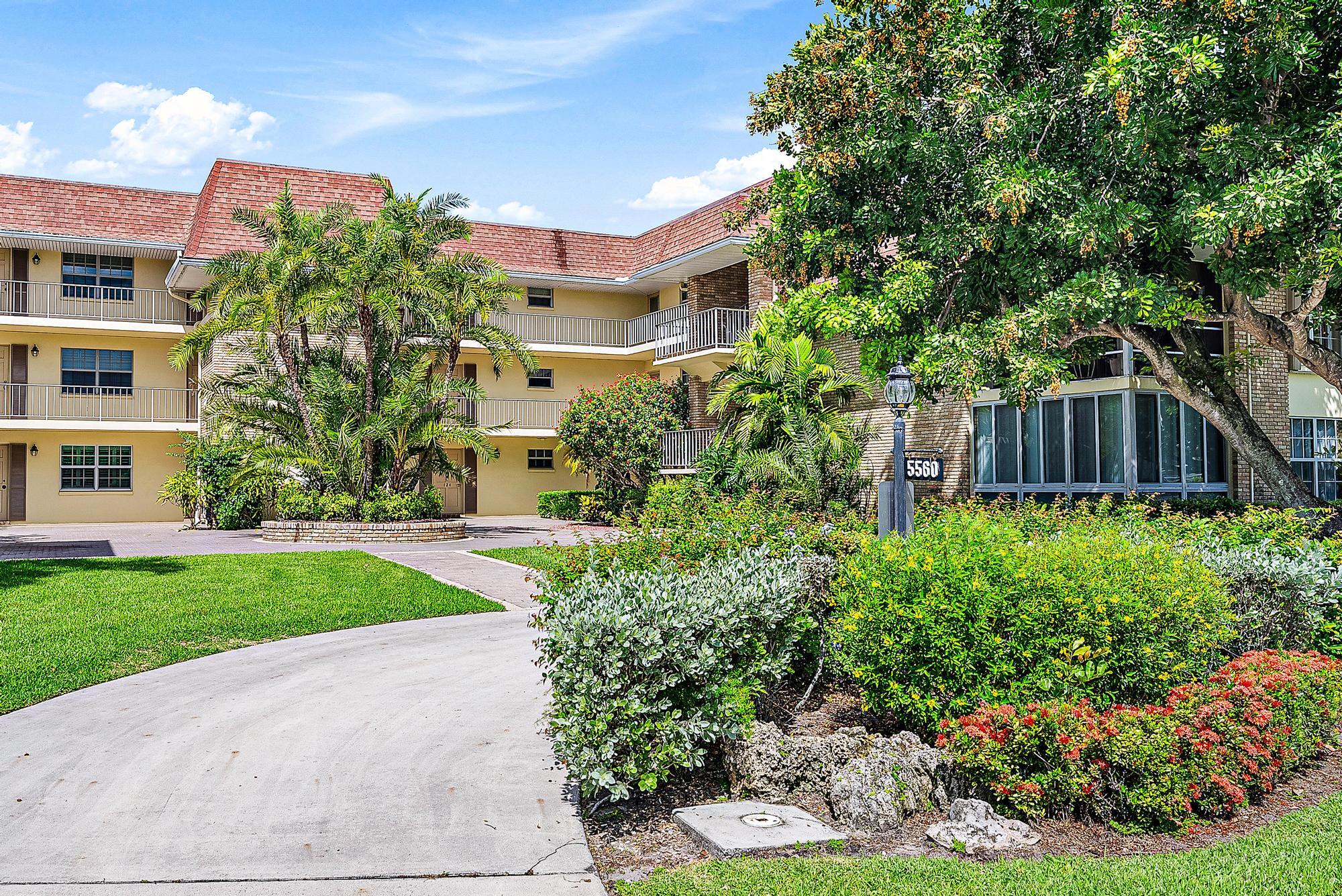 5560 Tamberlane Circle 327, Palm Beach Gardens, Palm Beach County, Florida - 2 Bedrooms  
2 Bathrooms - 