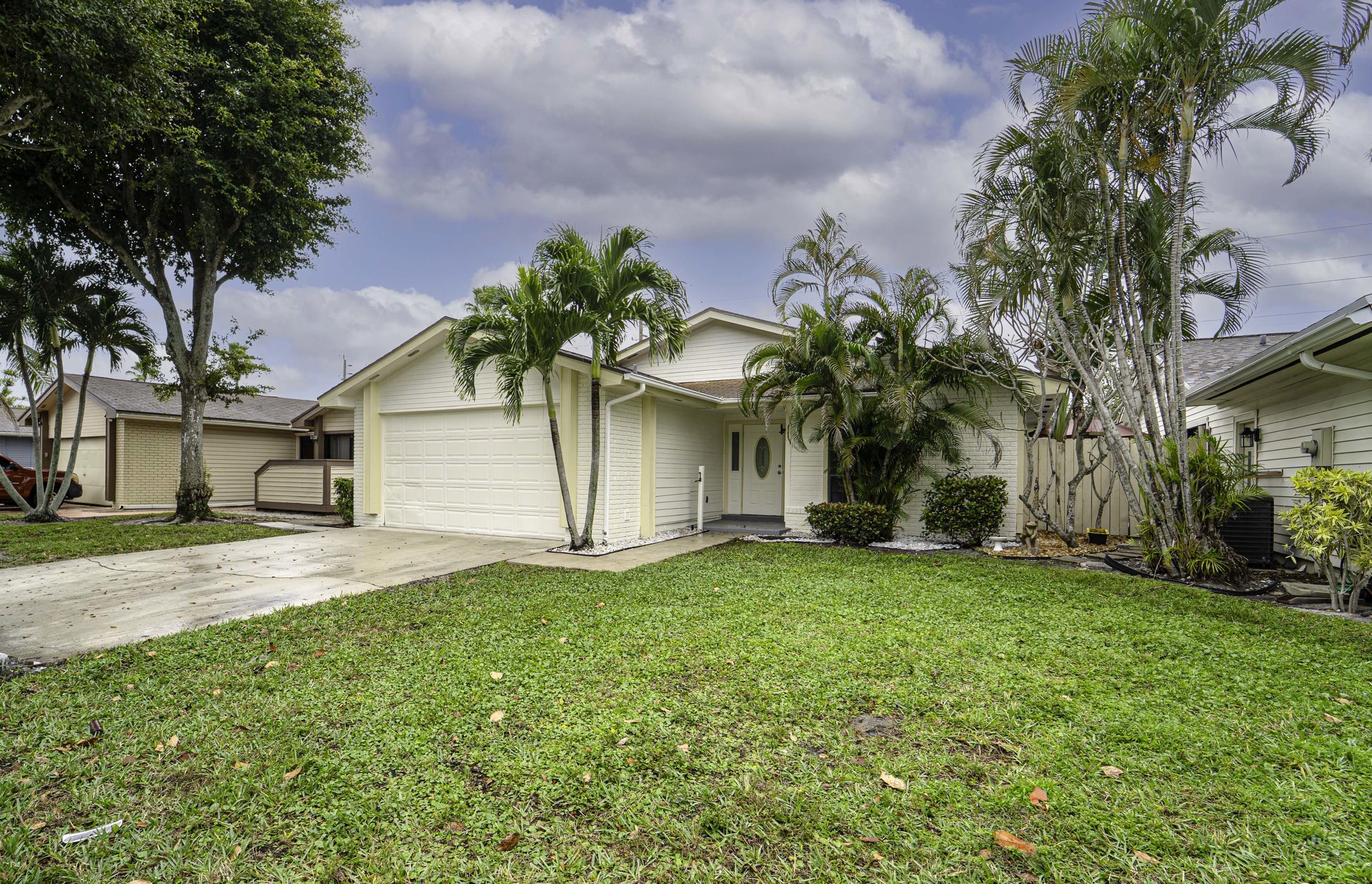 Property for Sale at 6 Cambridge Place, Boynton Beach, Palm Beach County, Florida - Bedrooms: 3 
Bathrooms: 2  - $378,200