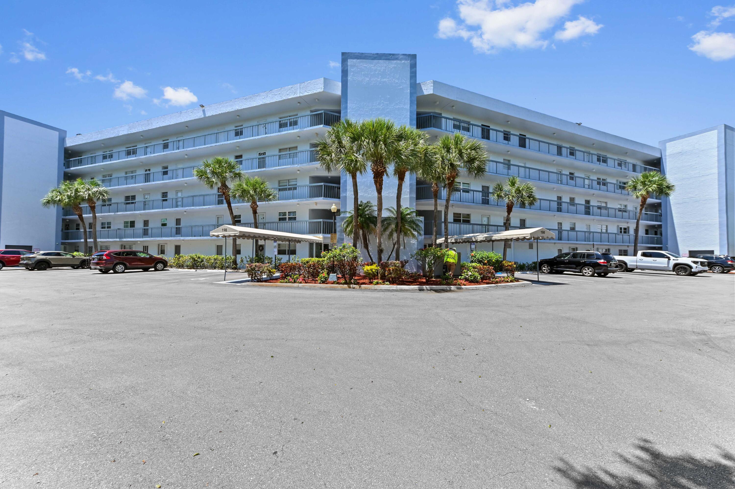 Property for Sale at 198 Nw 67th Street 102, Boca Raton, Palm Beach County, Florida - Bedrooms: 2 
Bathrooms: 2  - $250,000