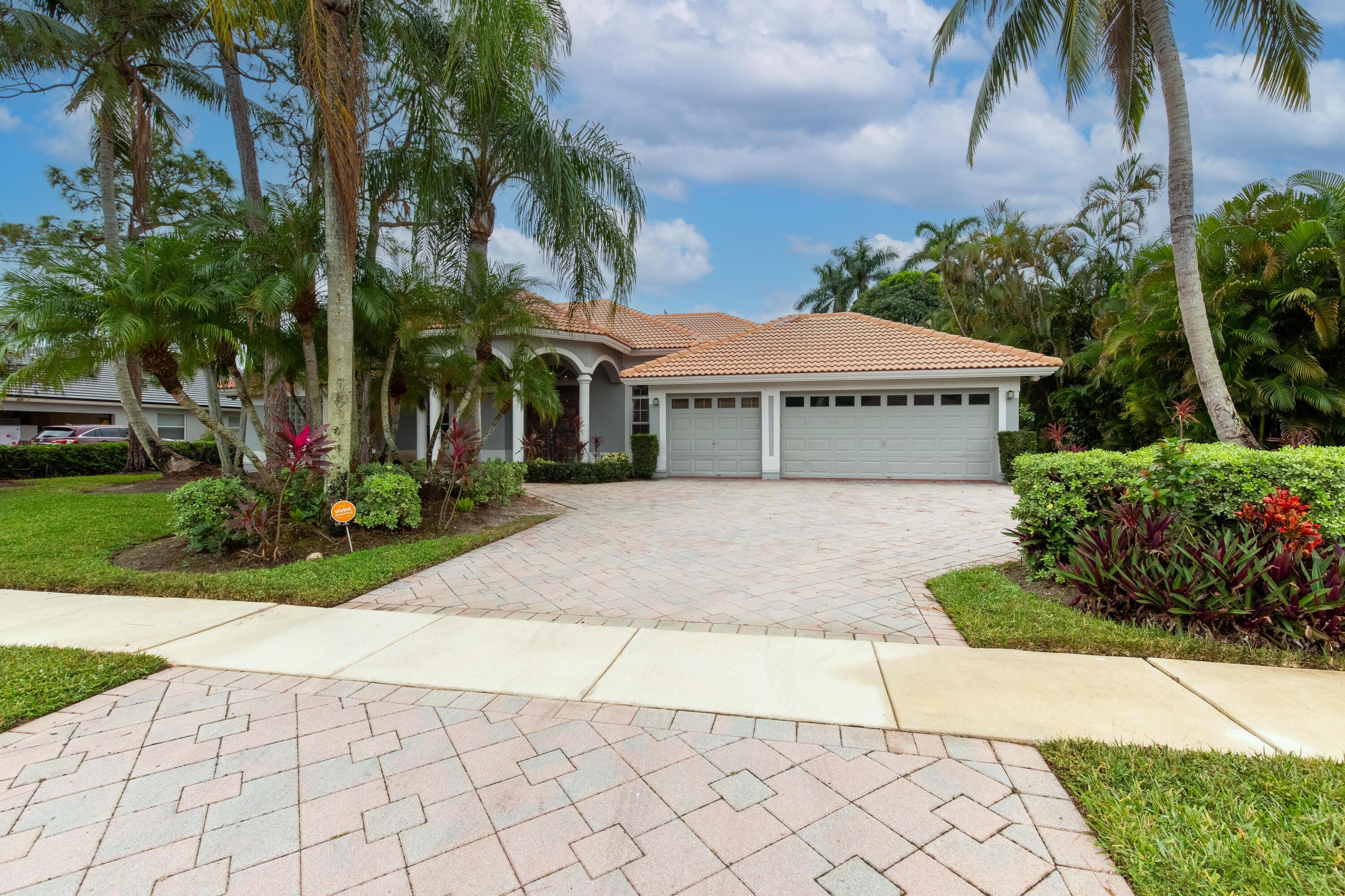 15780 Cedar Grove Lane Lane, Wellington, Palm Beach County, Florida - 5 Bedrooms  
3 Bathrooms - 