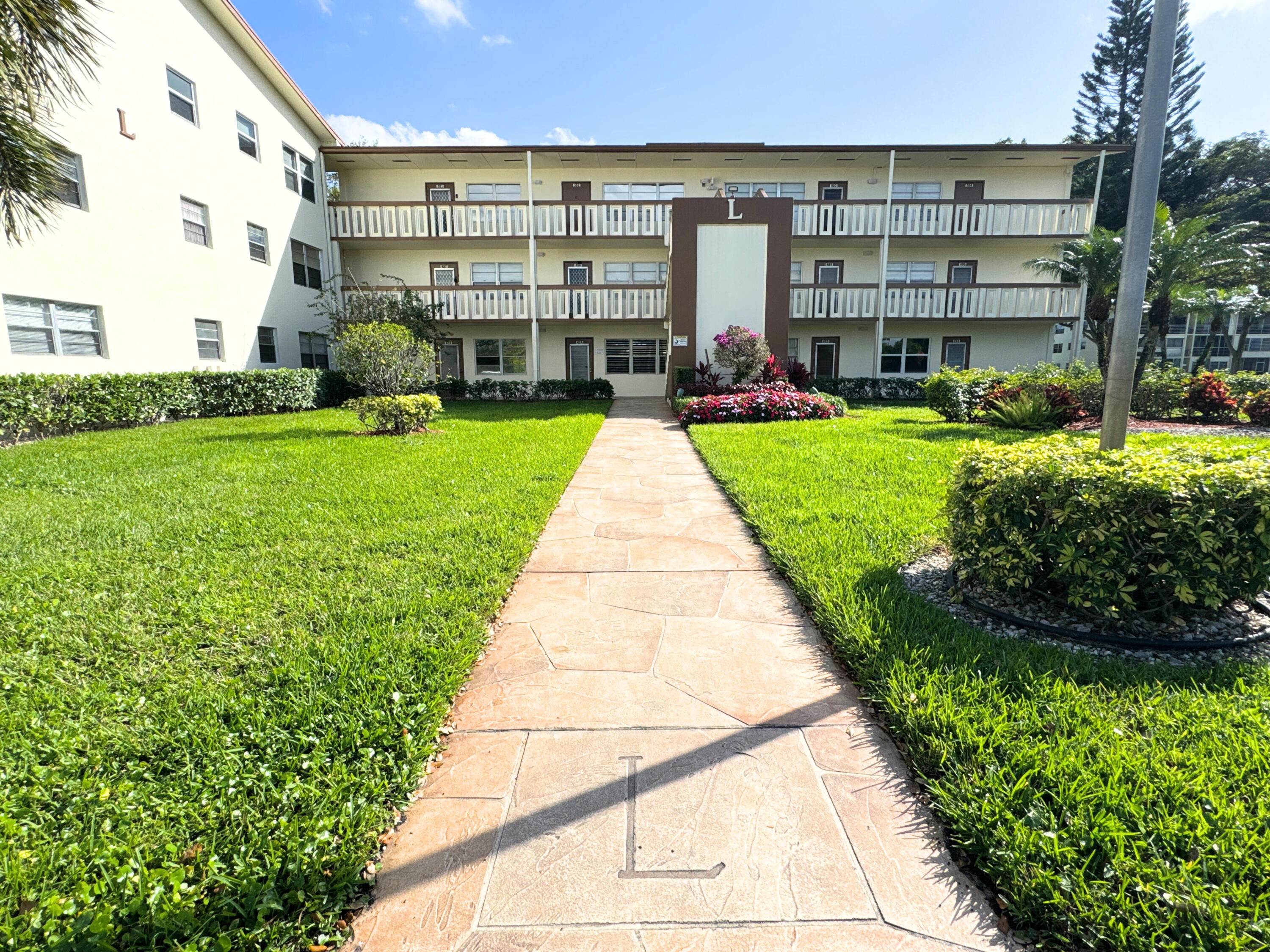 Property for Sale at 484 Mansfield L, Boca Raton, Palm Beach County, Florida - Bedrooms: 1 
Bathrooms: 1  - $99,999