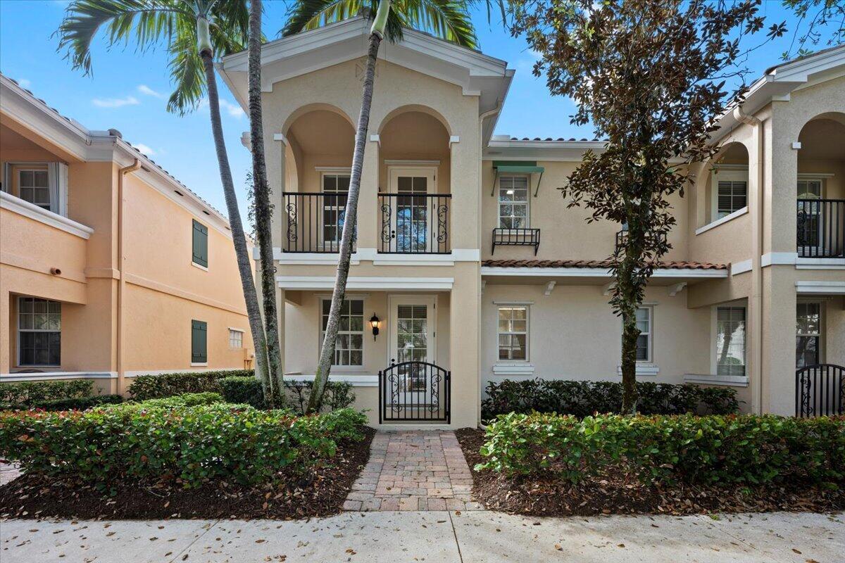 Property for Sale at 136 Soriano Drive, Jupiter, Palm Beach County, Florida - Bedrooms: 4 
Bathrooms: 3  - $739,900