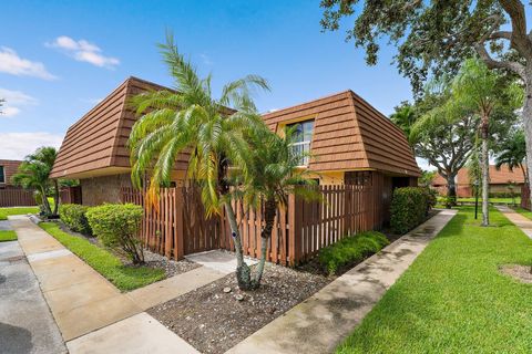 Photo of 825 Center Street #30a, Jupiter, FL 33458 (MLS # RX-11129184)