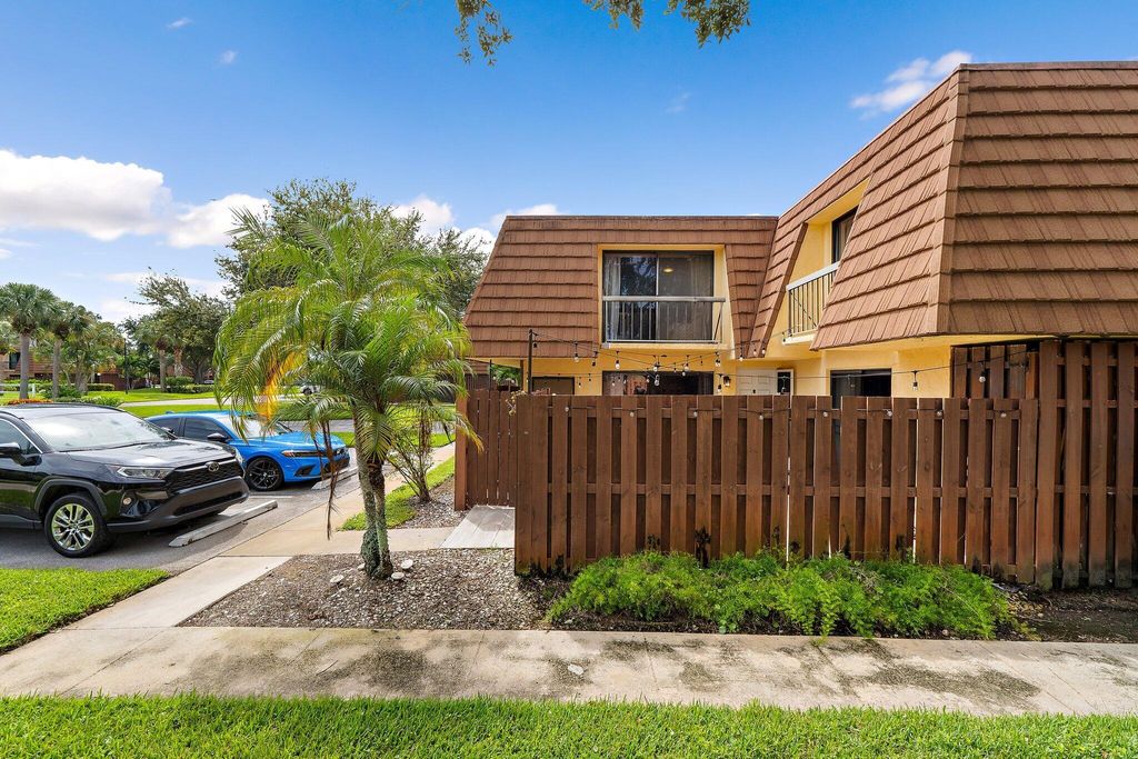 Photo of 825 Center Street #30a, Jupiter, FL 33458 (MLS # RX-11129184)