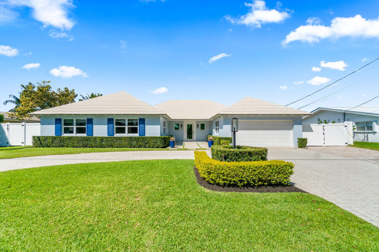 Property for Sale at 8401 Pine Tree Lane, Lake Clarke Shores, Palm Beach County, Florida - Bedrooms: 3 
Bathrooms: 3  - $1,100,000