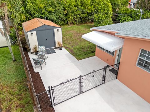 Tiny photo for 4200 NW 12th Avenue, Oakland Park, FL 33309 (MLS # RX-11115369)