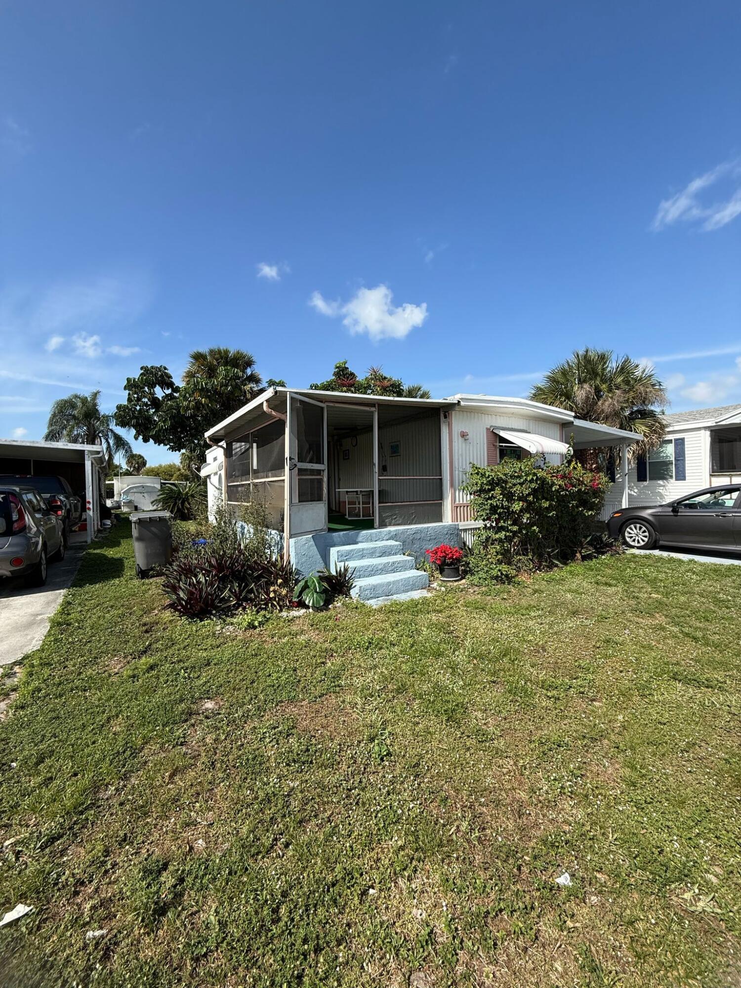 284 Spring Circle, Palm Beach Gardens, Palm Beach County, Florida - 2 Bedrooms  
2 Bathrooms - 