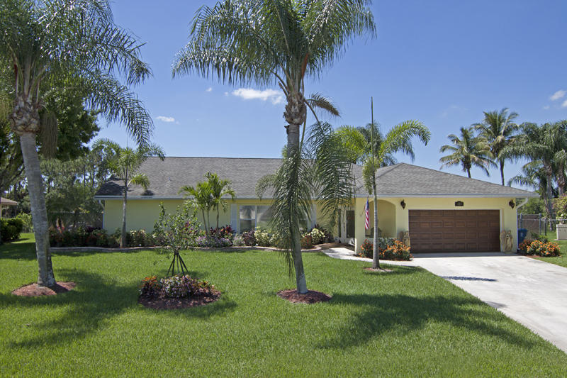 Photo 1 of 125 Sunflower Circle, Royal Palm Beach, Florida, $349,900, Web #: 10133990