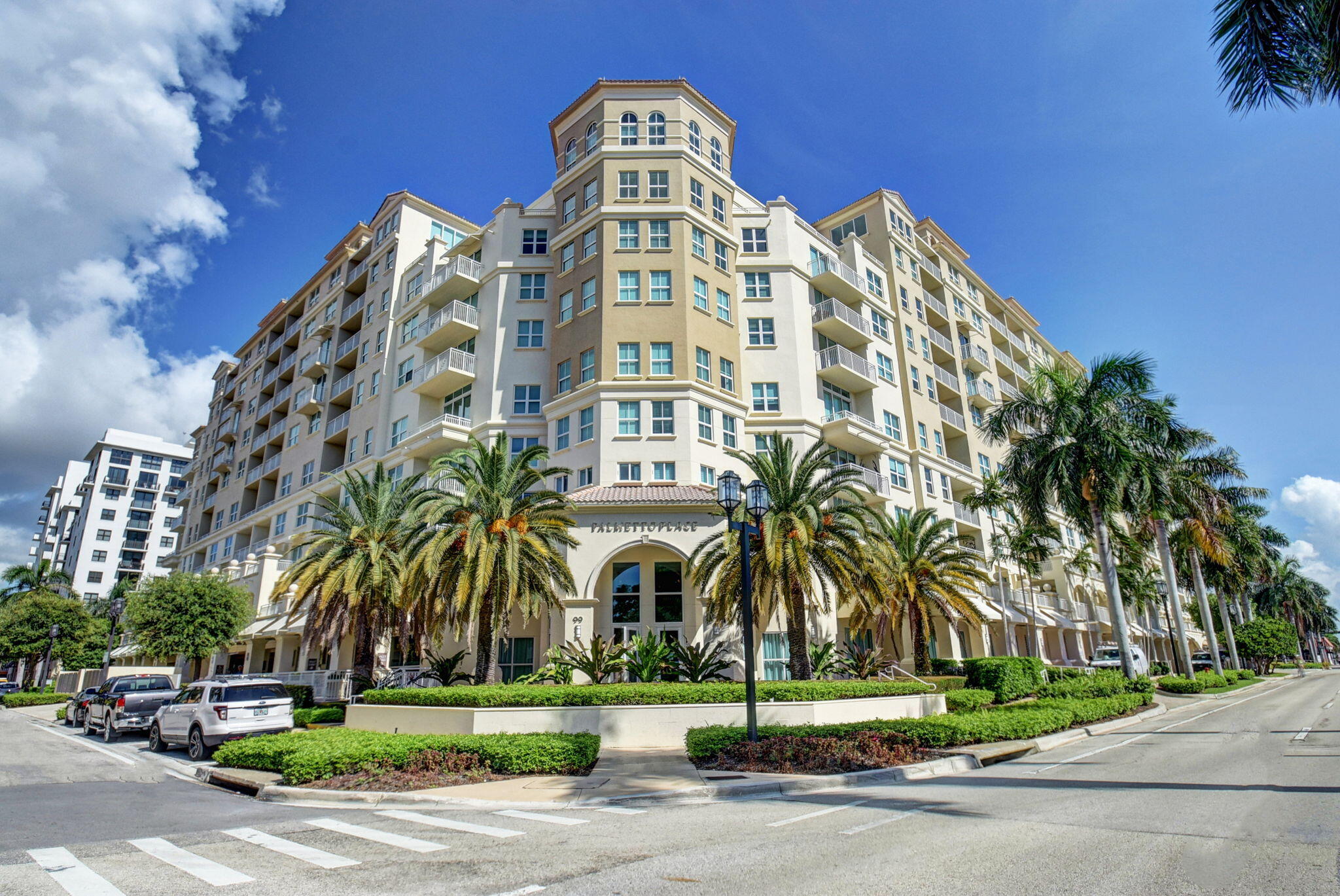 Property for Sale at 99 Se Mizner Boulevard 603, Boca Raton, Palm Beach County, Florida - Bedrooms: 2 
Bathrooms: 2  - $825,000