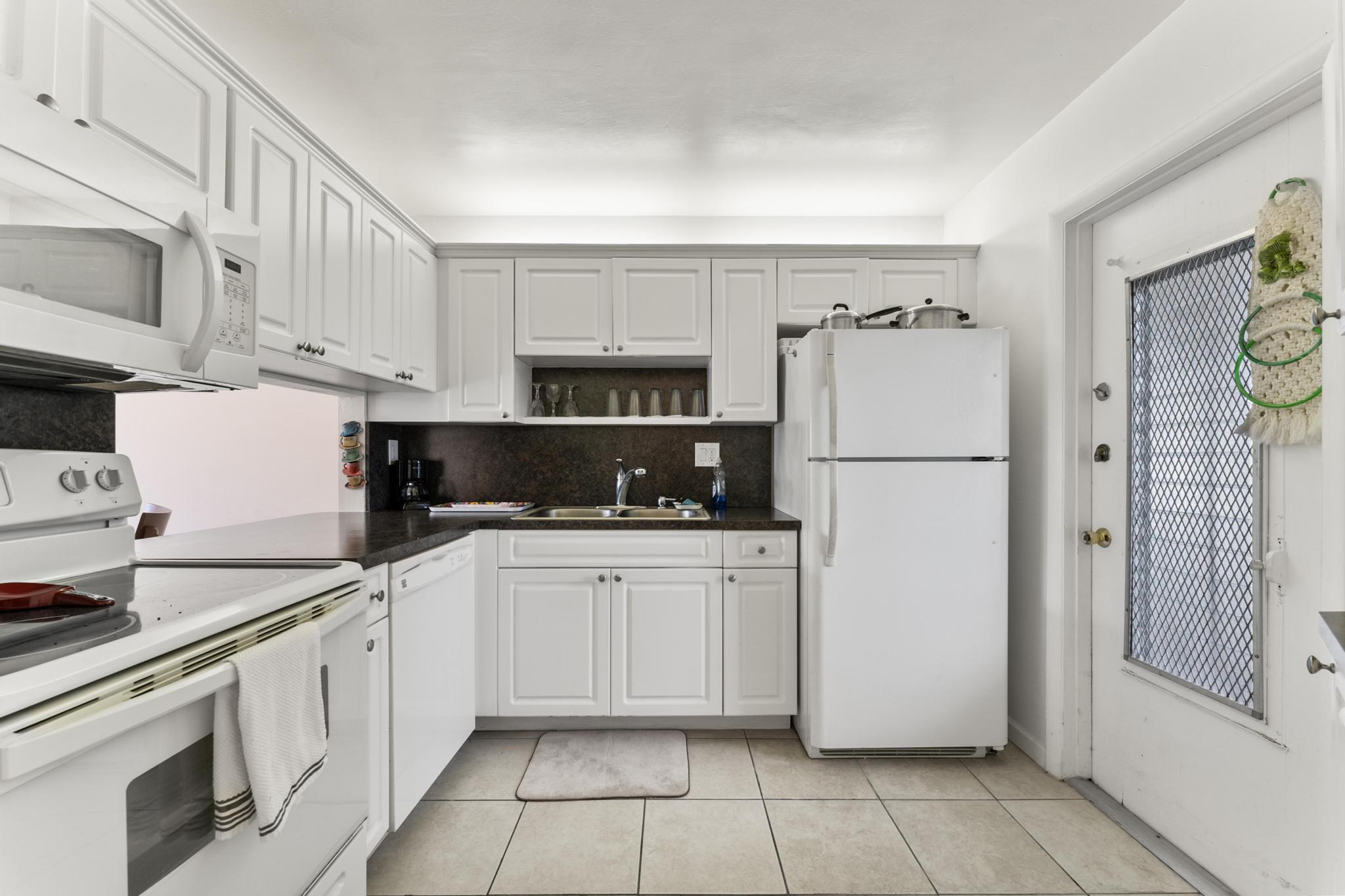 2668 Garden Drive 201, Lake Worth, Palm Beach County, Florida - 2 Bedrooms  
2 Bathrooms - 