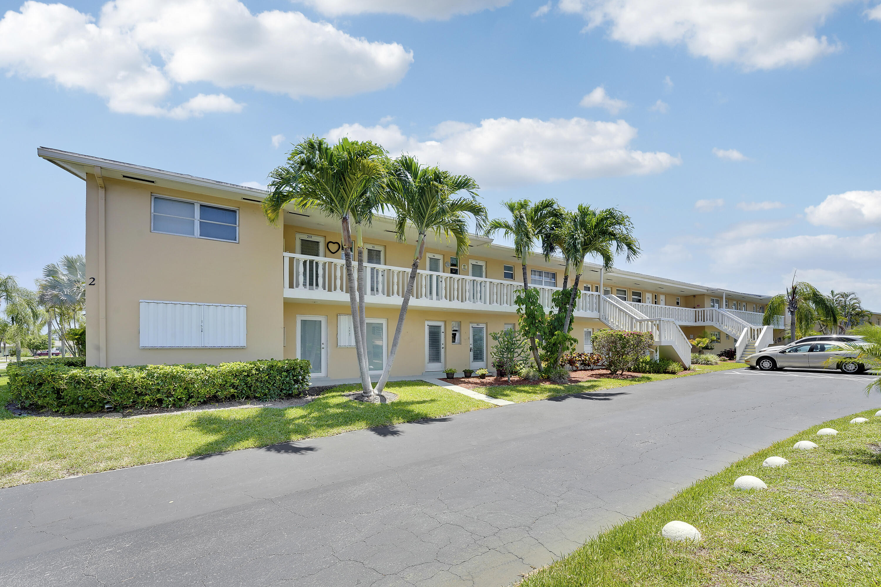 Property for Sale at 2151 Ne 1st Court 102, Boynton Beach, Palm Beach County, Florida - Bedrooms: 2 
Bathrooms: 2  - $119,000