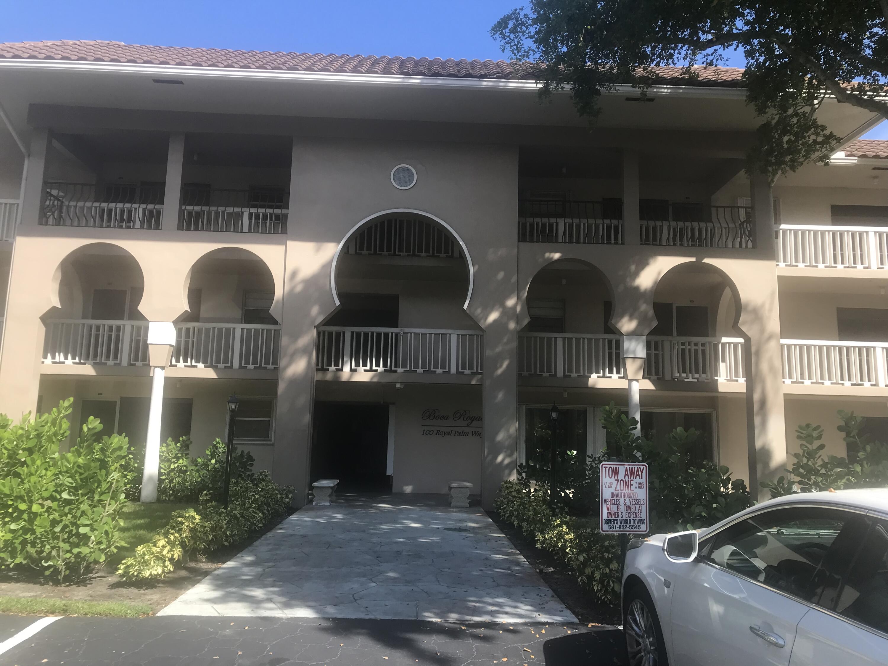 100 Royal Palm Way 1030, Boca Raton, Palm Beach County, Florida - 2 Bedrooms  
1.5 Bathrooms - 