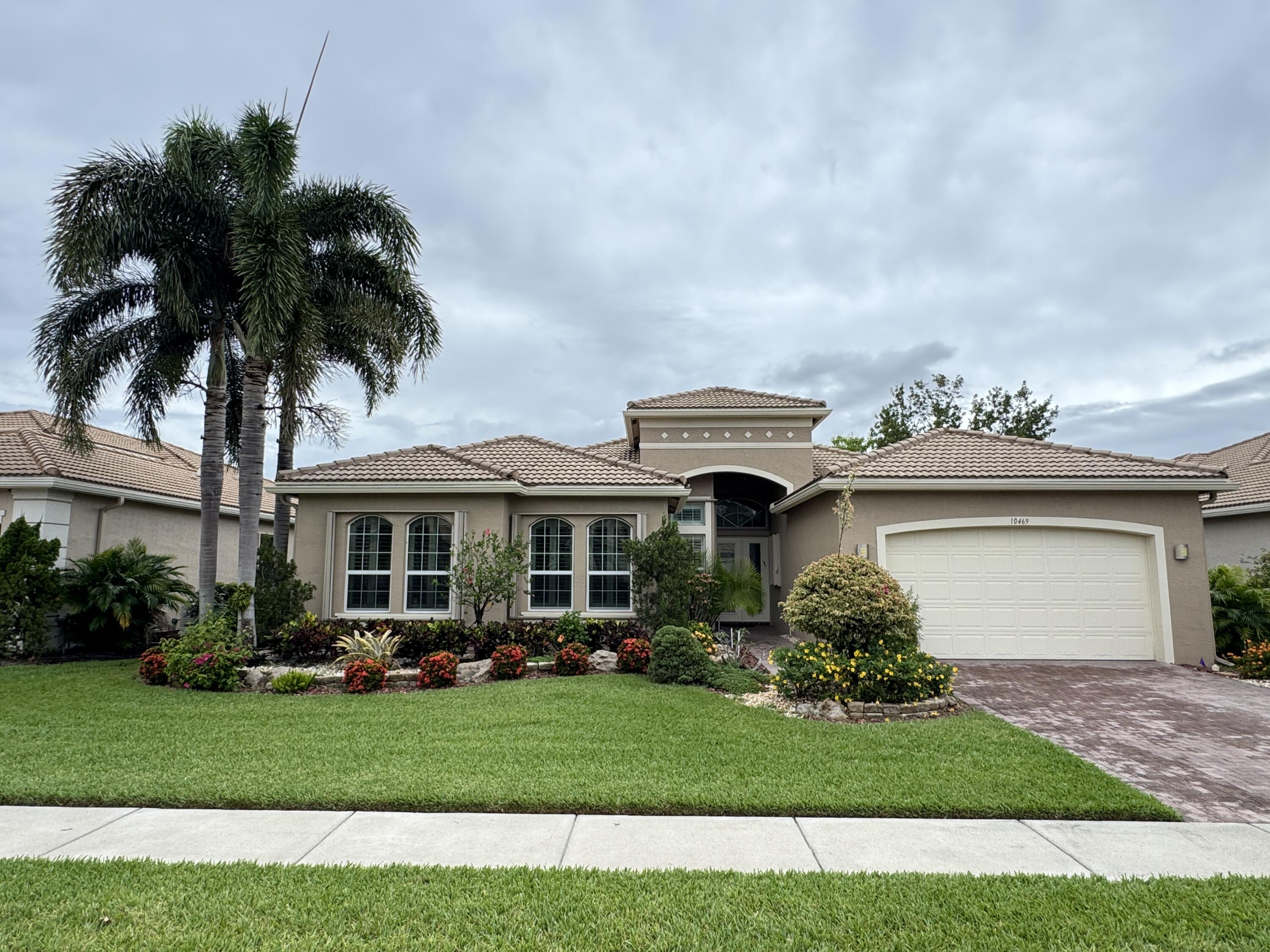 Property for Sale at 10469 Whitewind Circle, Boynton Beach, Palm Beach County, Florida - Bedrooms: 3 
Bathrooms: 2.5  - $1,085,000