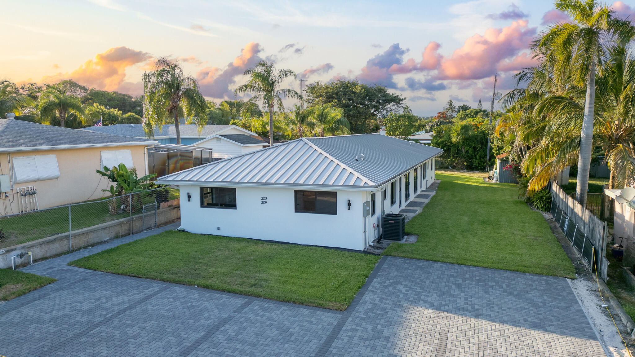 Property for Sale at 303305 De Carie, Delray Beach, Palm Beach County, Florida - Bedrooms: 6 
Bathrooms: 4  - $1,285,000