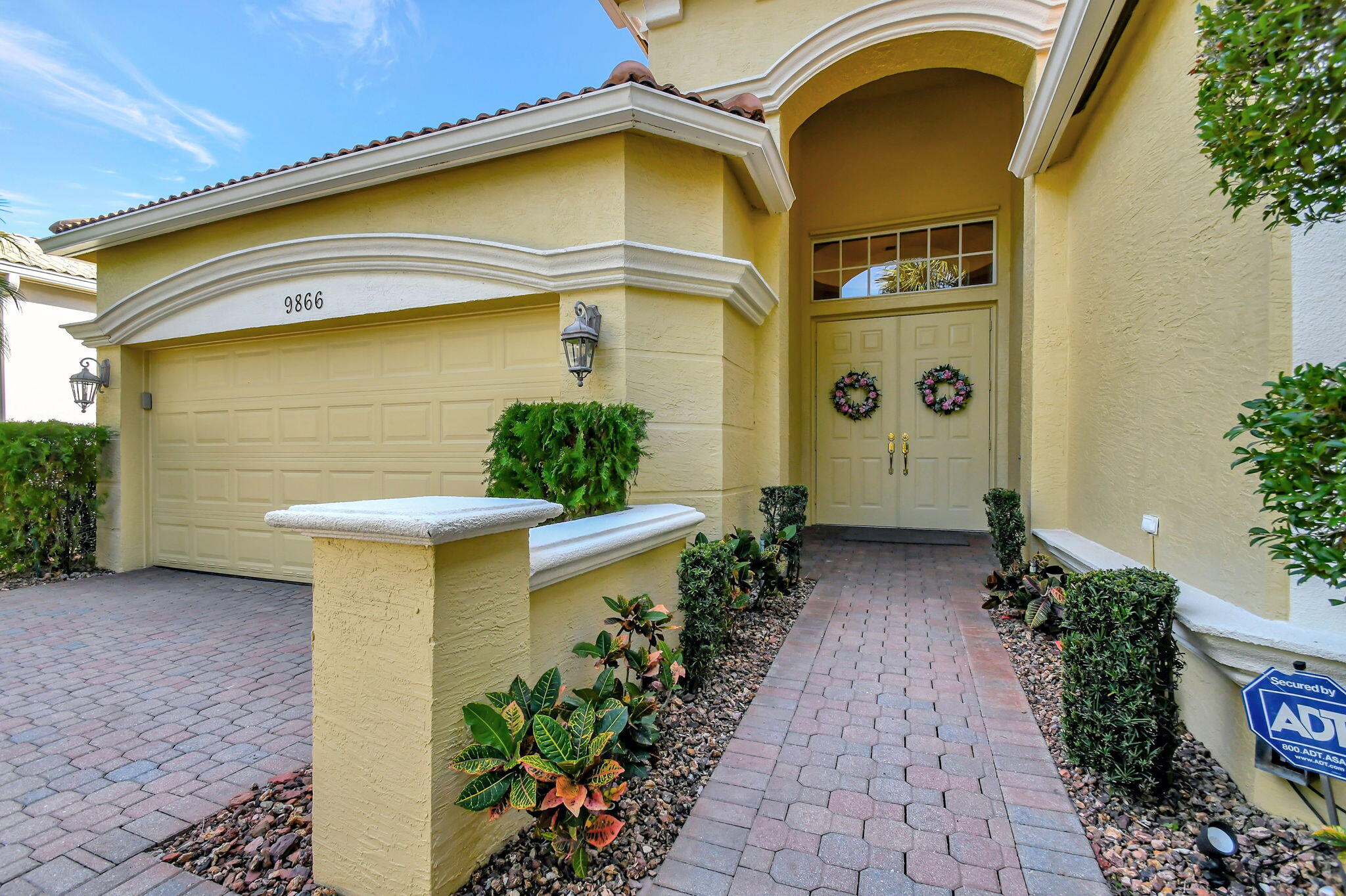 9866 Via Elegante, Wellington, Palm Beach County, Florida - 2 Bedrooms  
2.5 Bathrooms - 