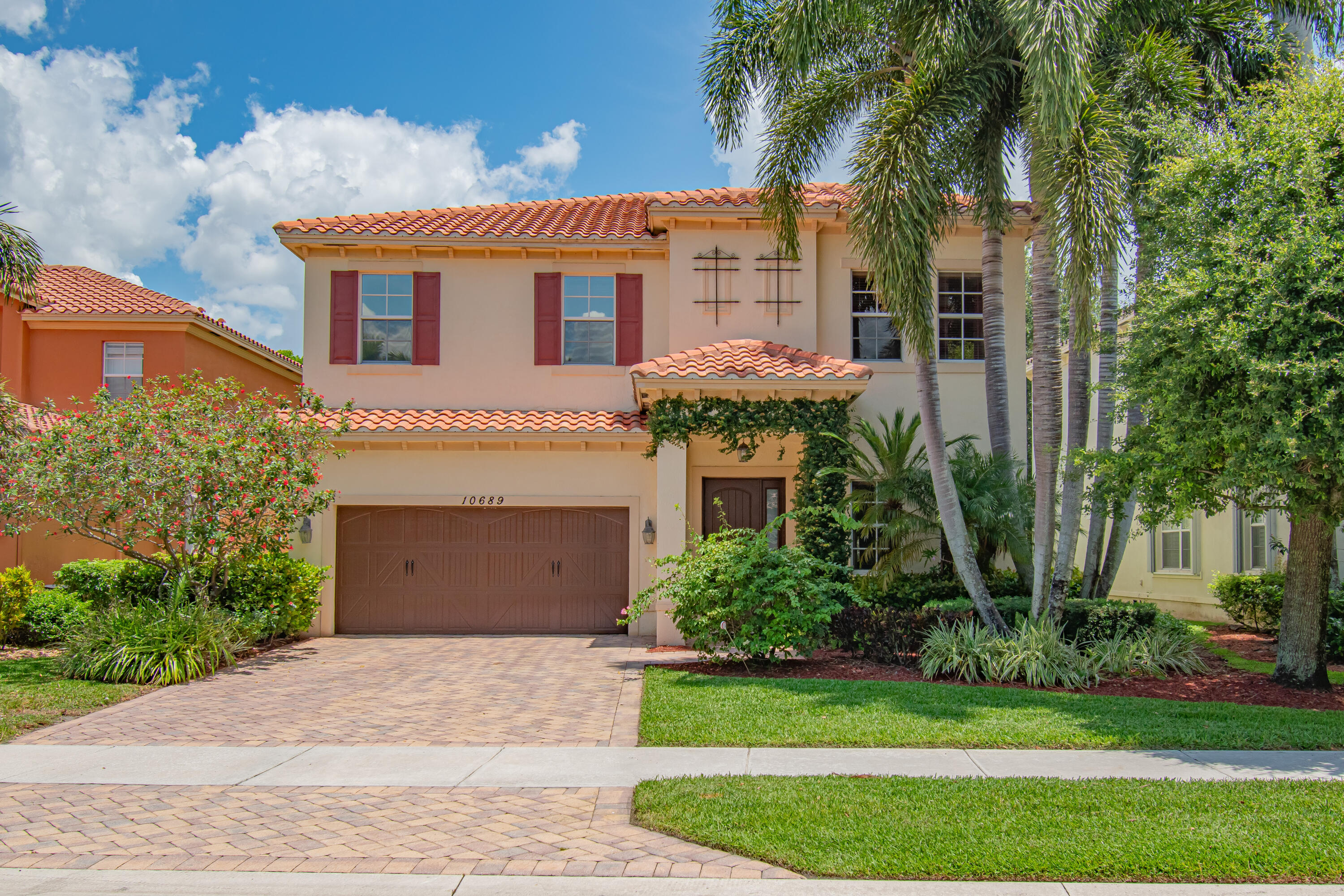 Property for Sale at 10689 Willow Oak Court, Wellington, Palm Beach County, Florida - Bedrooms: 4 
Bathrooms: 2.5  - $670,000