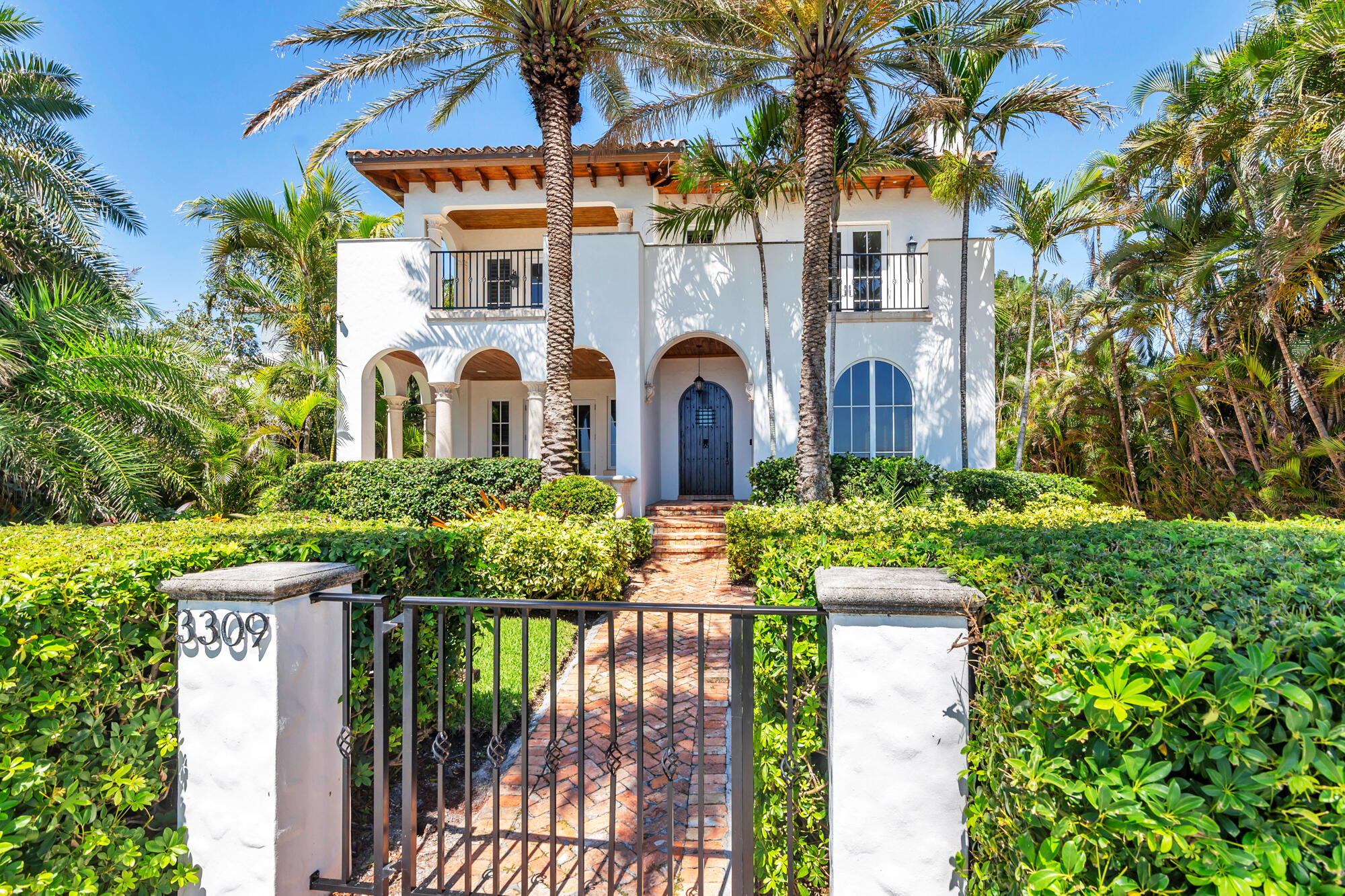 Property for Sale at 3309 S Flagler Drive, West Palm Beach, Palm Beach County, Florida - Bedrooms: 5 
Bathrooms: 5.5  - $8,595,000
