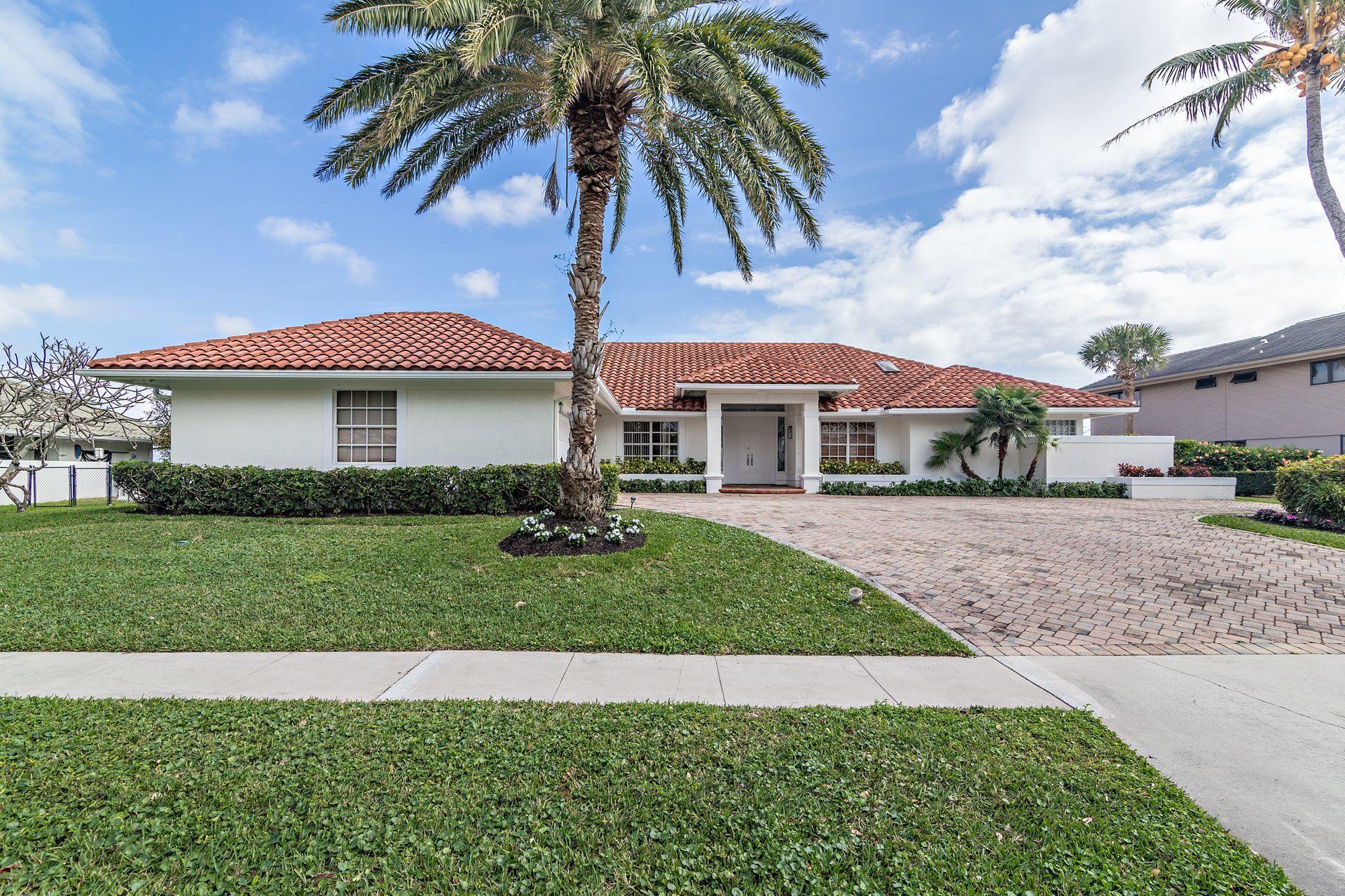 Photo 1 of 3216 Embassy Drive, West Palm Beach, Florida, $799,000, Web #: 10688086