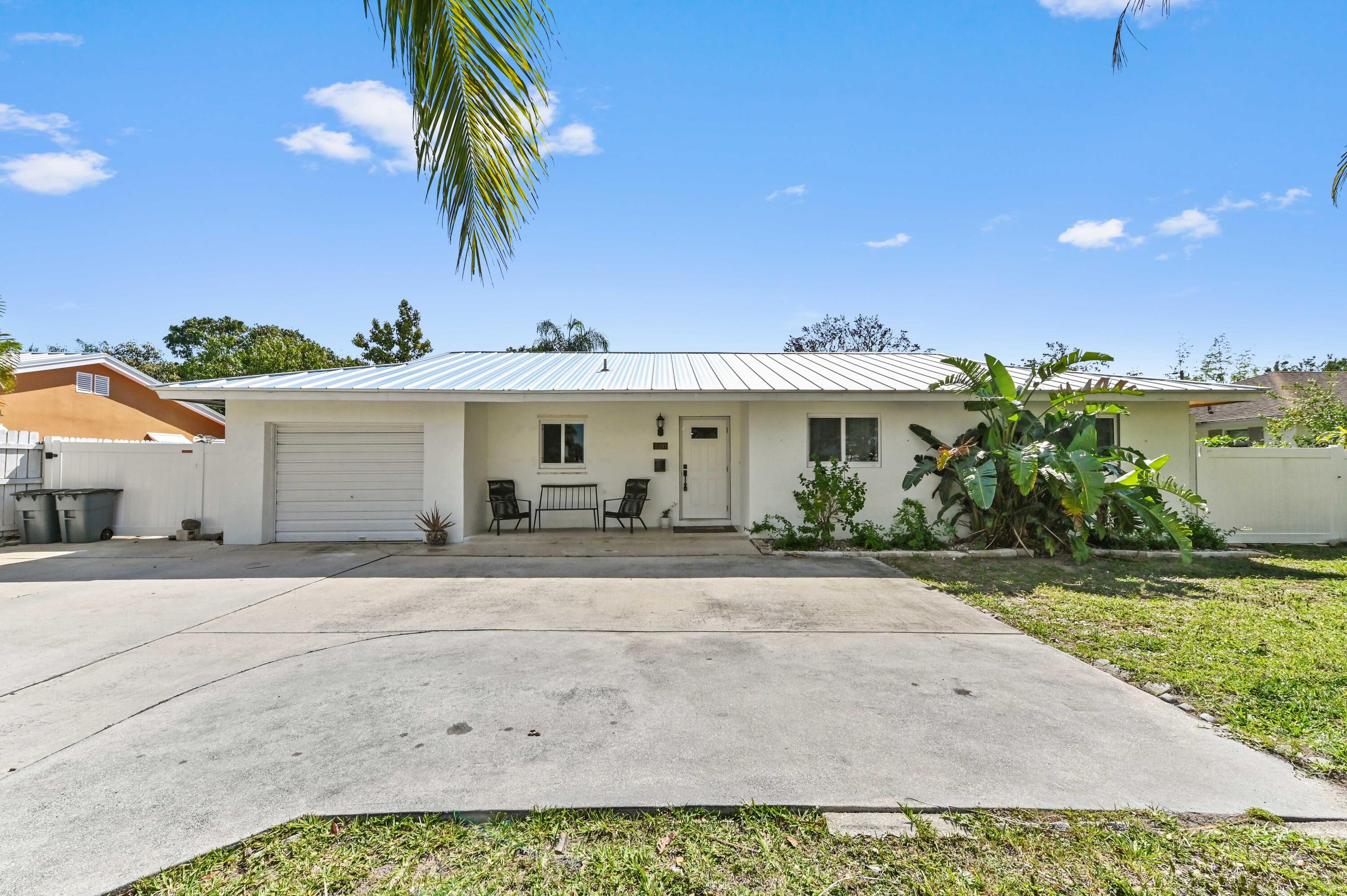 Property for Sale at 720 Prosperity Farms Road, North Palm Beach, Miami-Dade County, Florida - Bedrooms: 3 
Bathrooms: 2  - $549,900