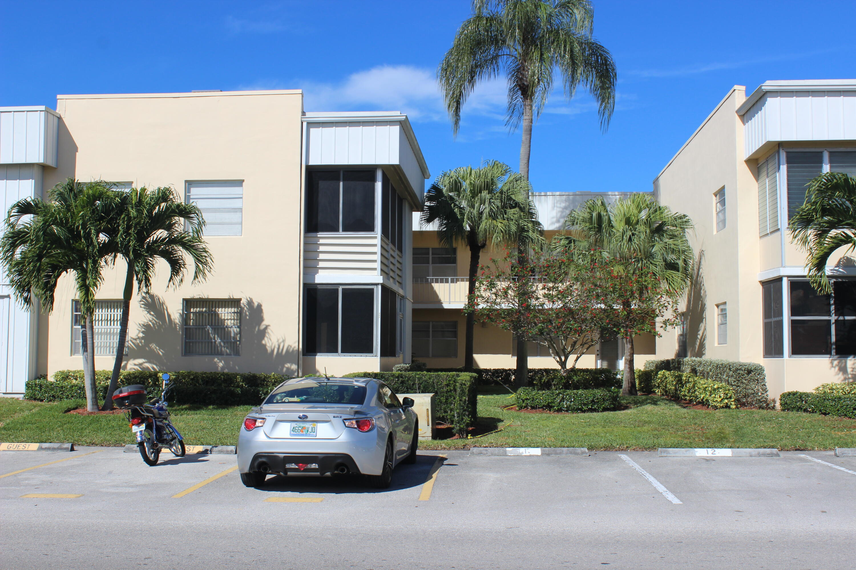 473 Flanders J, Delray Beach, Palm Beach County, Florida - 1 Bedrooms  
1.5 Bathrooms - 