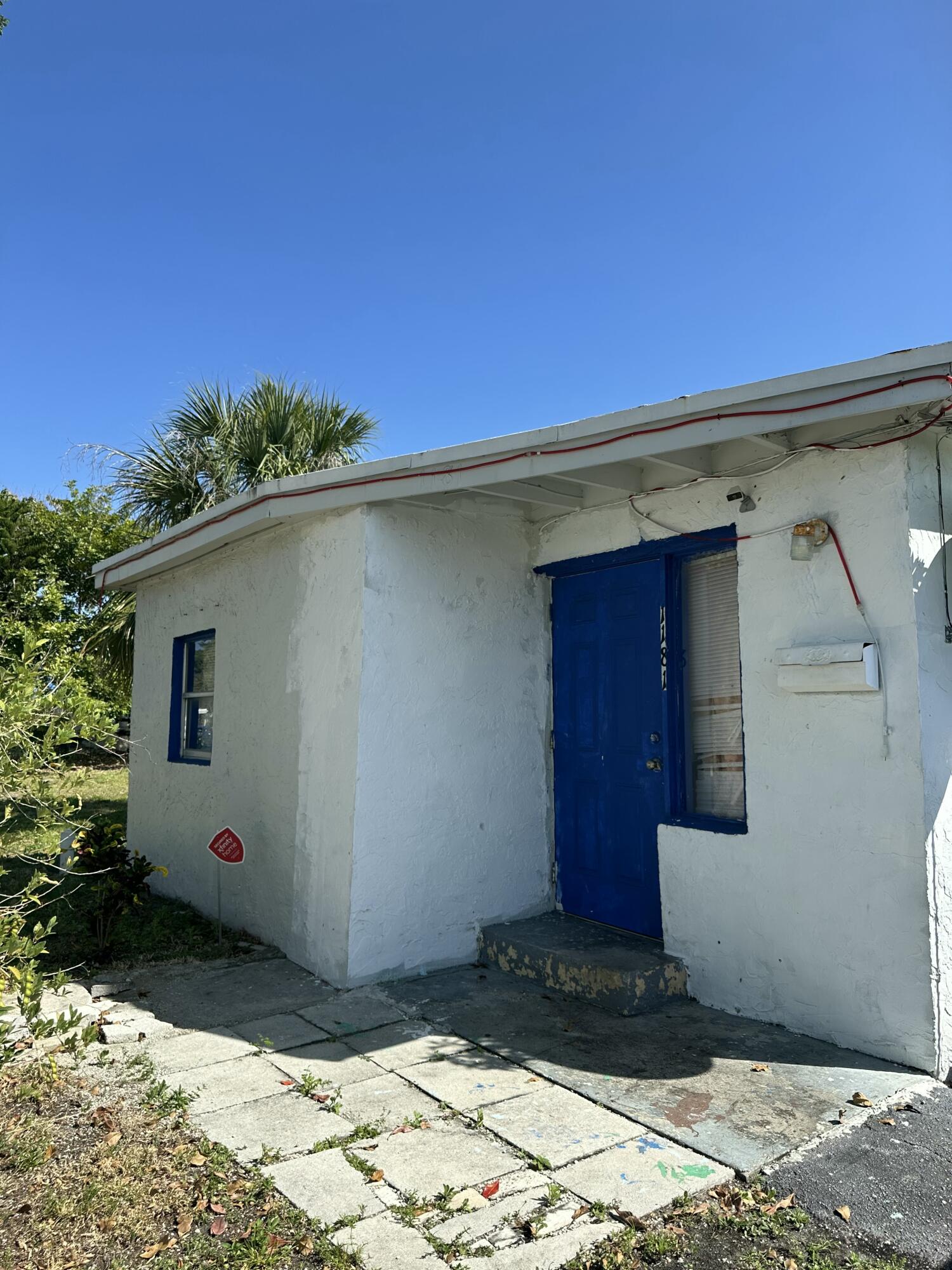 1181 W 32nd Street, Riviera Beach, Palm Beach County, Florida - 2 Bedrooms  
1 Bathrooms - 