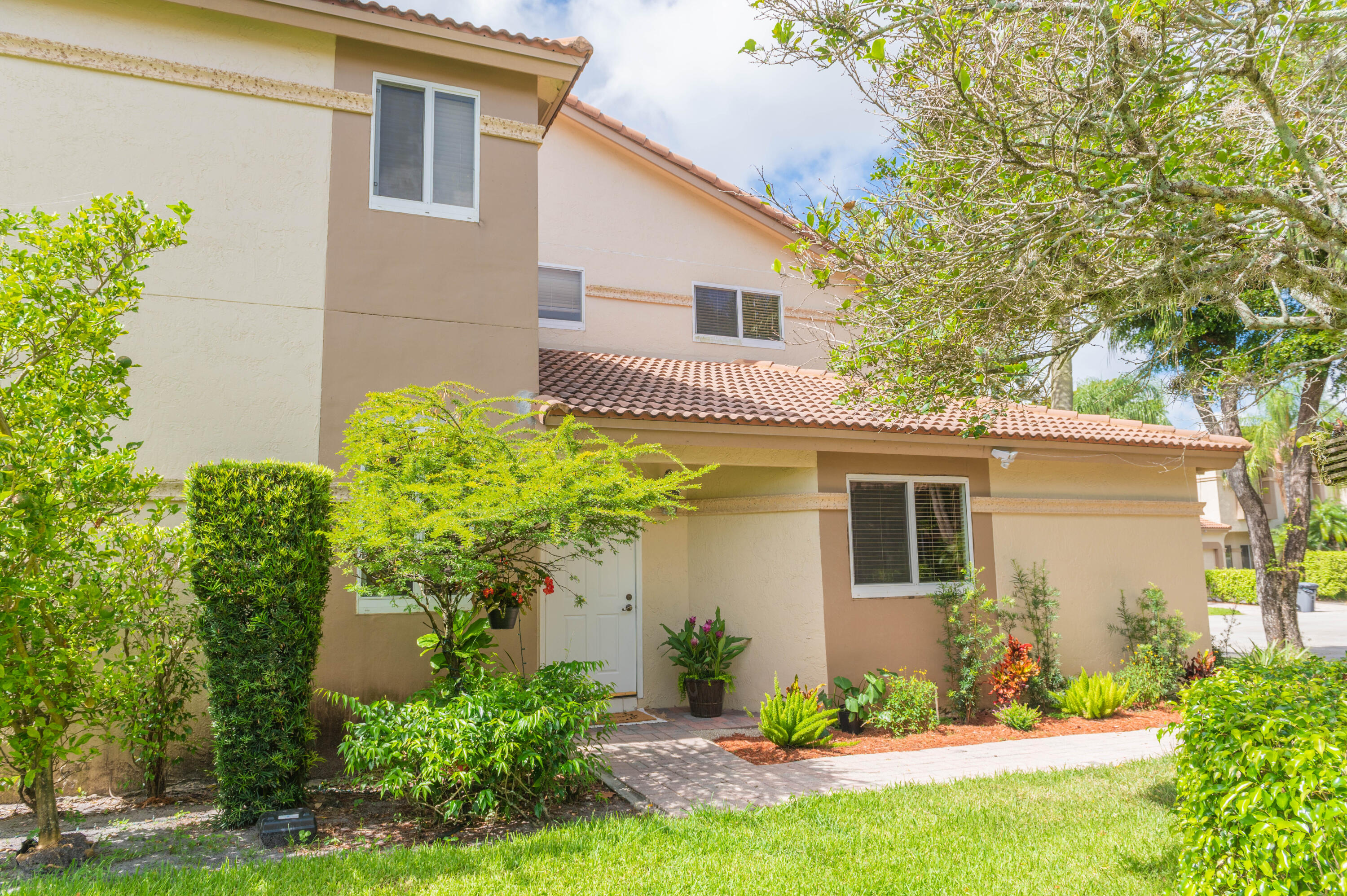 6788 Via Regina, Boca Raton, Palm Beach County, Florida - 3 Bedrooms  
3 Bathrooms - 