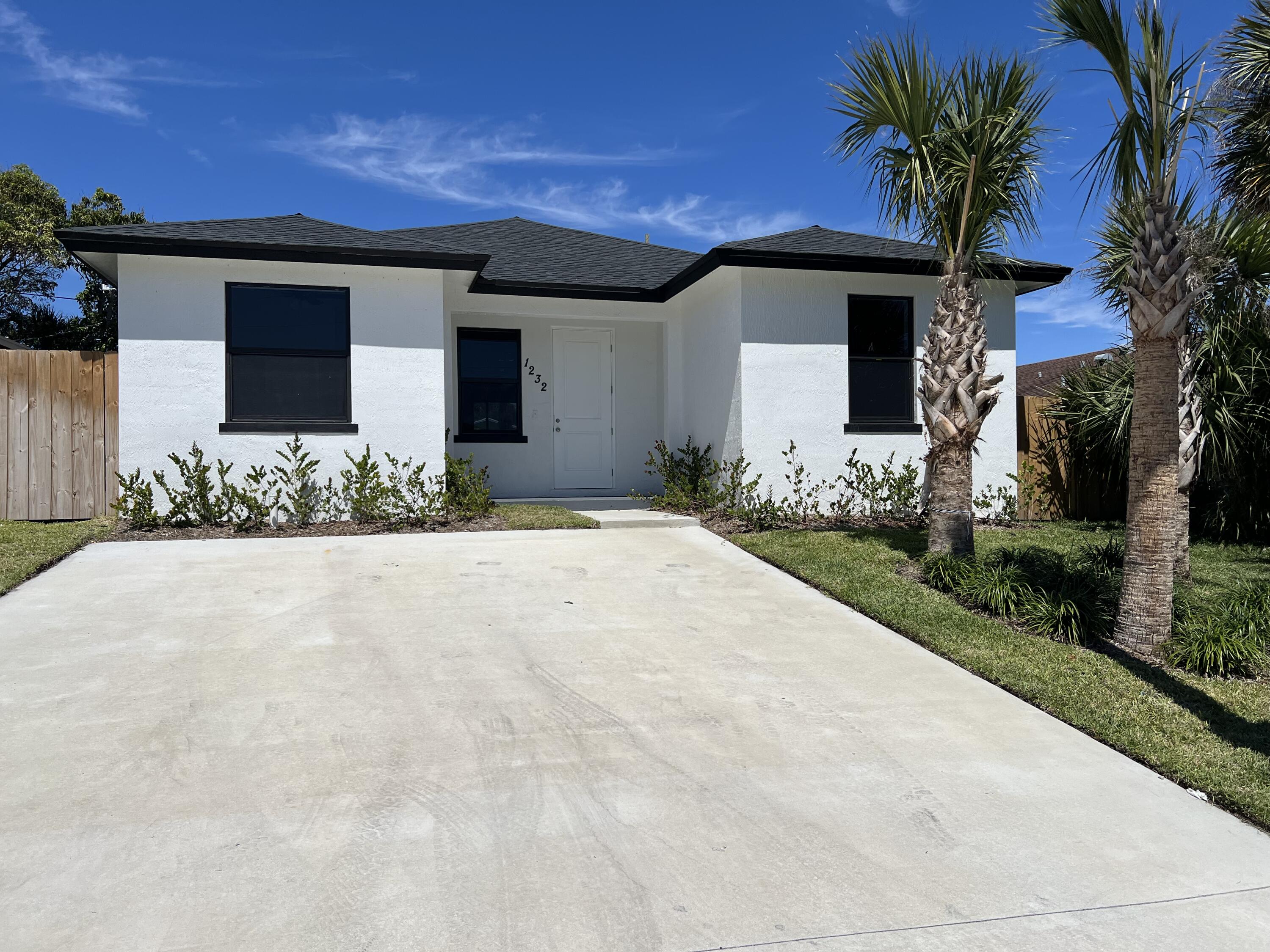 Property for Sale at 1232 W 32nd Street, Riviera Beach, Palm Beach County, Florida - Bedrooms: 5 
Bathrooms: 2  - $430,000