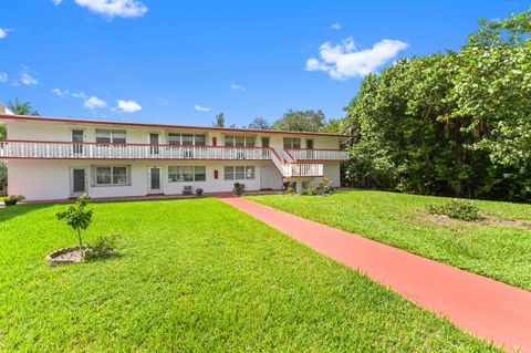 Photo of 268 Northampton N, West Palm Beach, FL 33417 (MLS # RX-11129150)