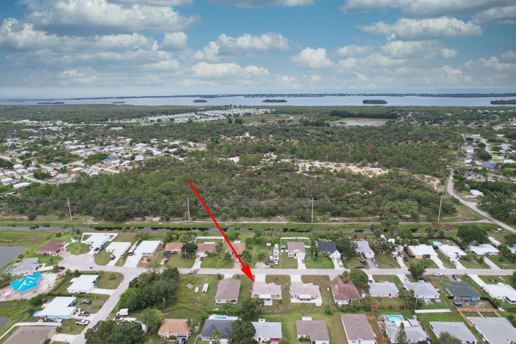 Photo of 1945 Sunrise Drive SW, Vero Beach, FL 32962 (MLS # RX-11122271)