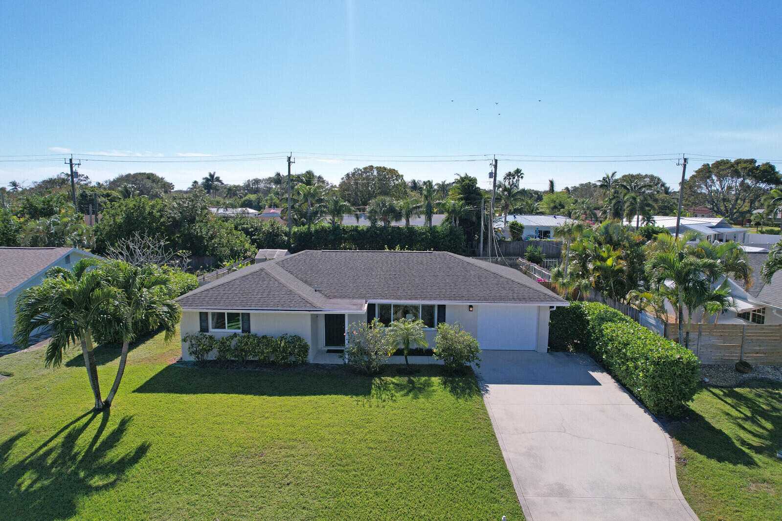 Property for Sale at 372 Franklin Road, Tequesta, Palm Beach County, Florida - Bedrooms: 2 
Bathrooms: 2  - $724,900