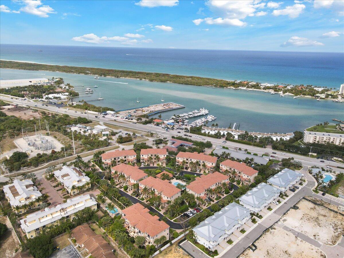 502 Del Sol Circle, Tequesta, Palm Beach County, Florida - 3 Bedrooms  
3.5 Bathrooms - 