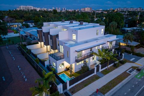 Photo of 1220 NE 15th Avenue, Fort Lauderdale, FL 33304 (MLS # RX-11129569)