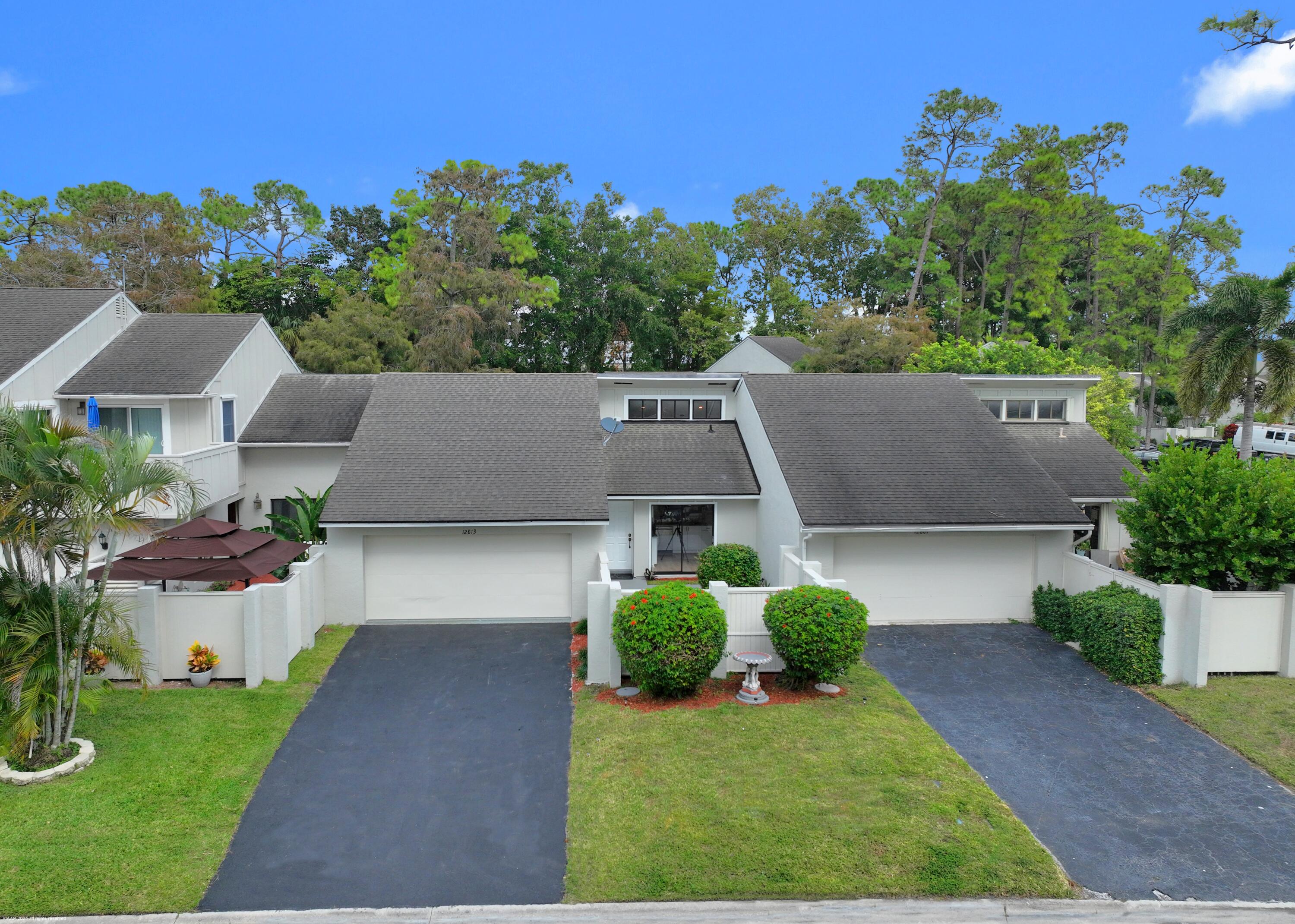 12813 Spinnaker Lane, Wellington, Palm Beach County, Florida - 3 Bedrooms  
2 Bathrooms - 