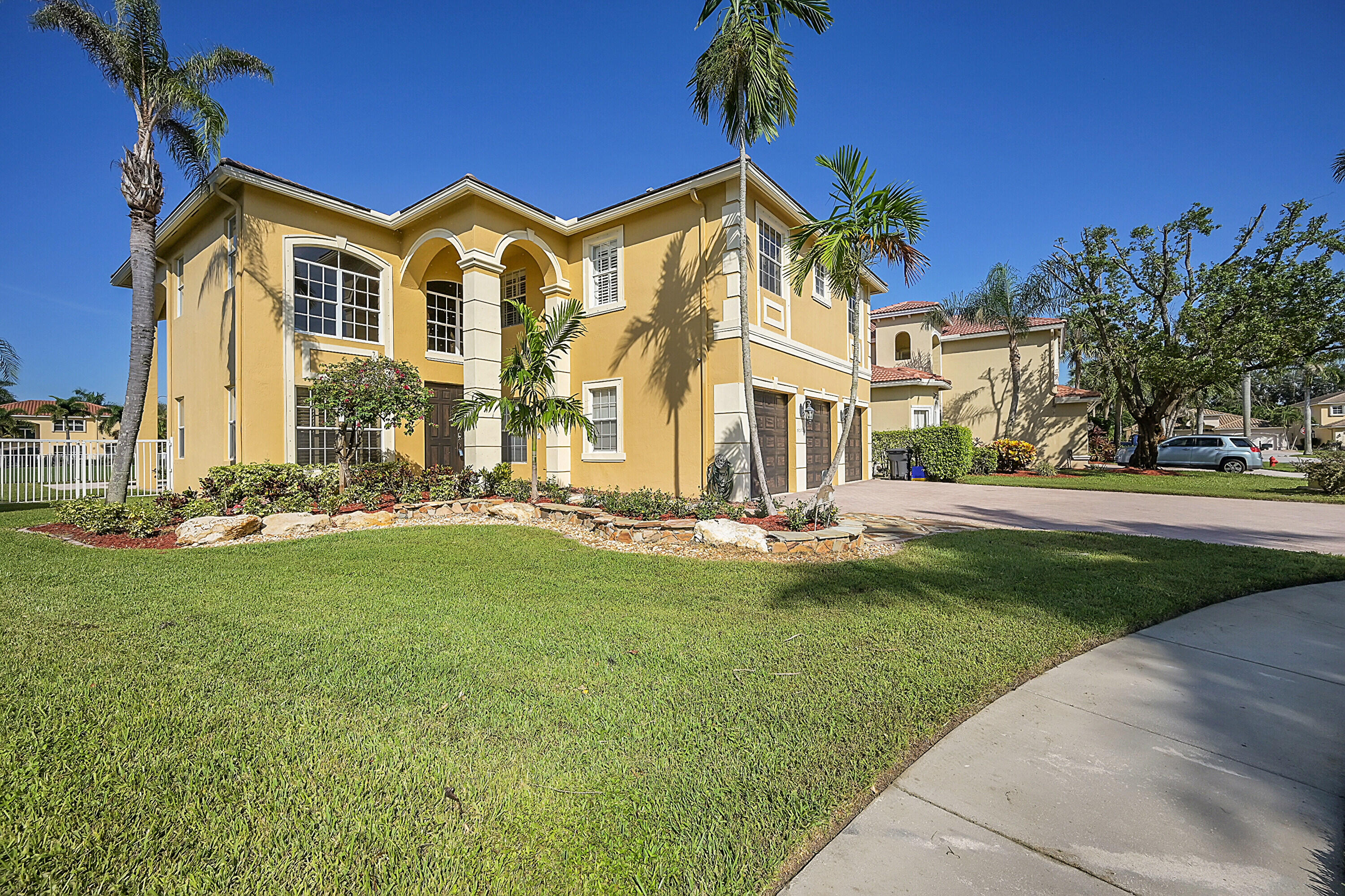 6077 Bither Way, Lake Worth, Palm Beach County, Florida - 5 Bedrooms  
3.5 Bathrooms - 