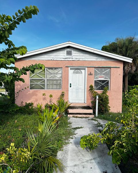 Photo of 1601 N 17th Street, Fort Pierce, FL 34950 (MLS # RX-11117033)