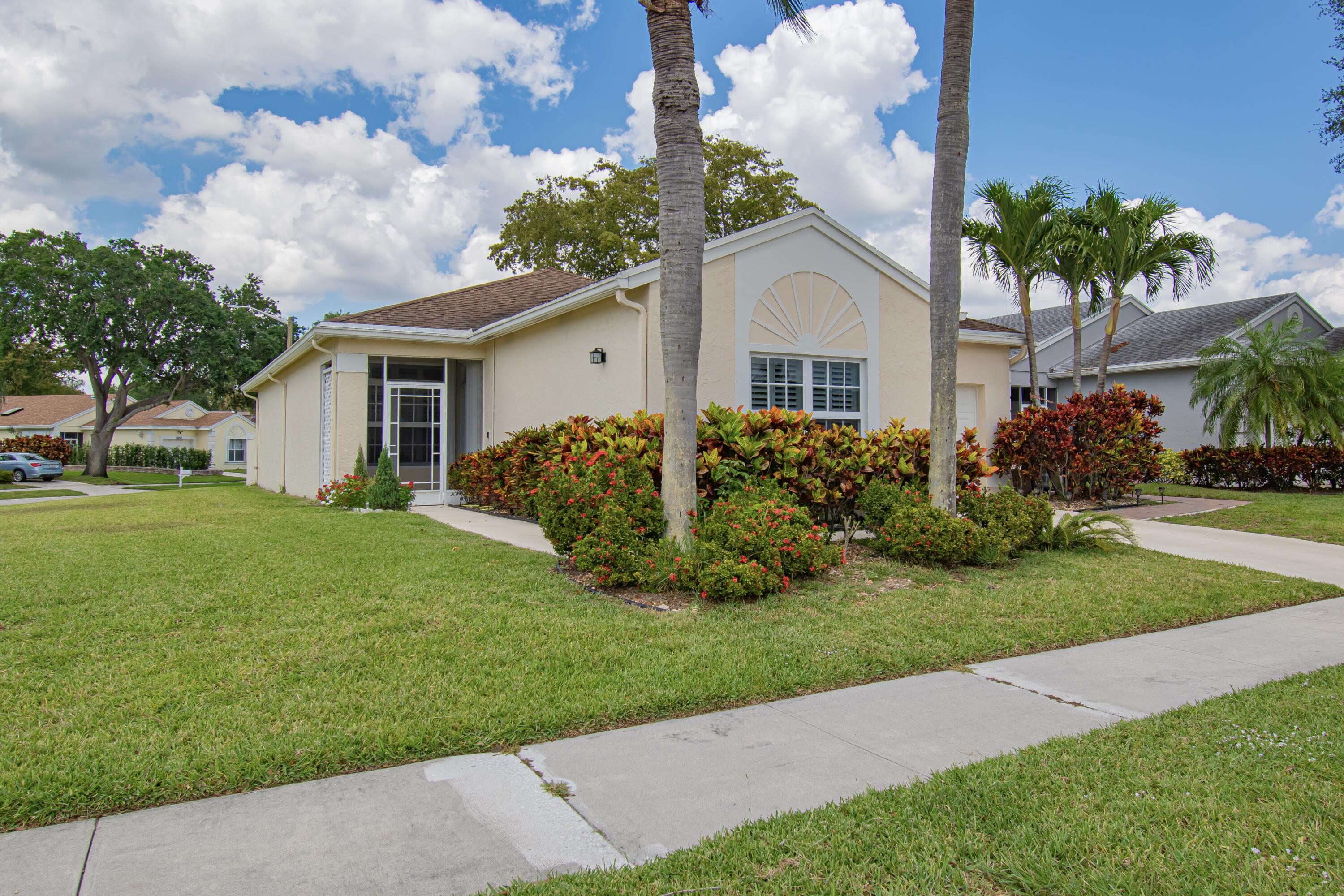 Property for Sale at 7629 Mansfield Hollow Road Holw, Delray Beach, Palm Beach County, Florida - Bedrooms: 2 
Bathrooms: 2  - $460,000
