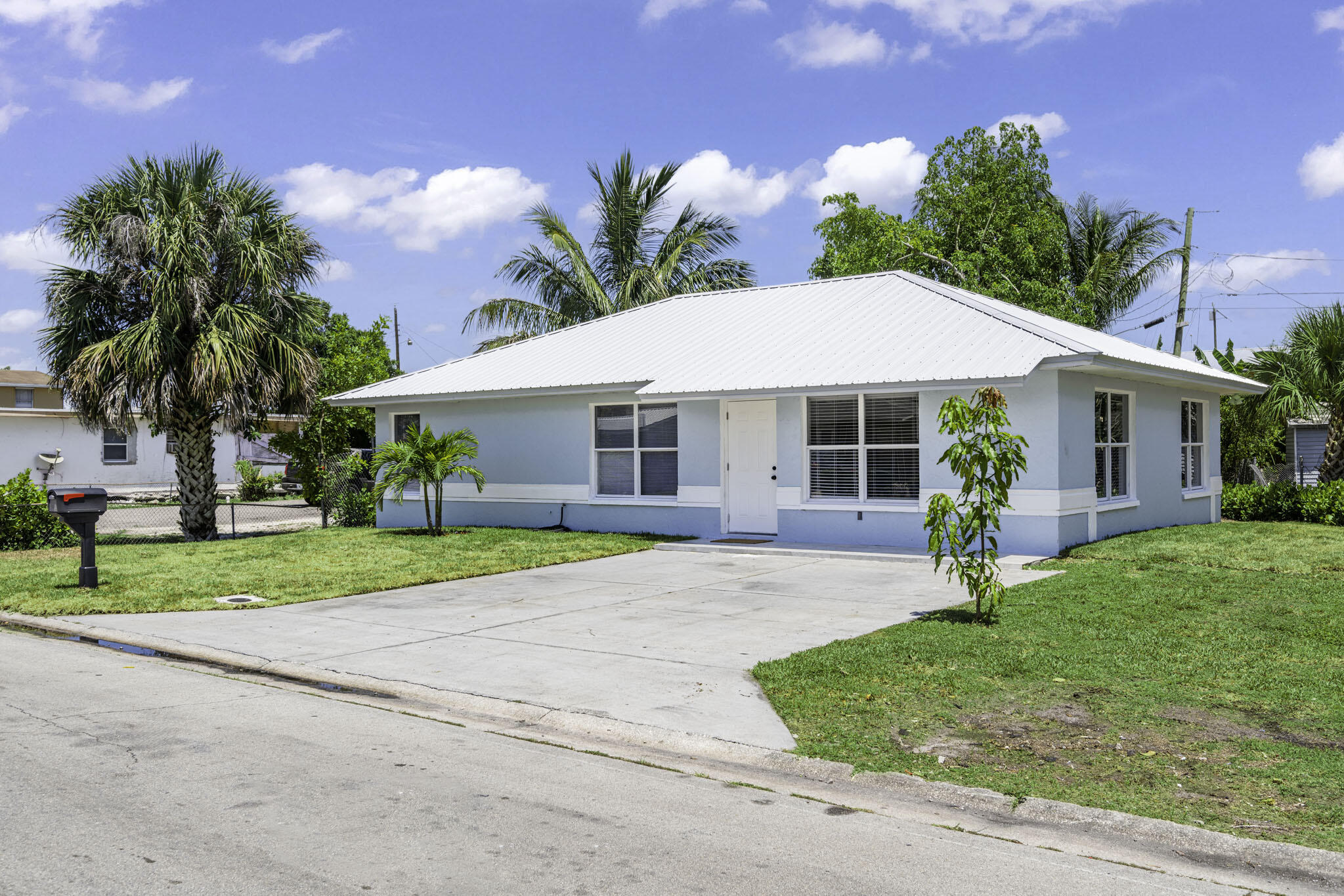 561 Sw 10th Street, Belle Glade, Palm Beach County, Florida - 3 Bedrooms  
2 Bathrooms - 