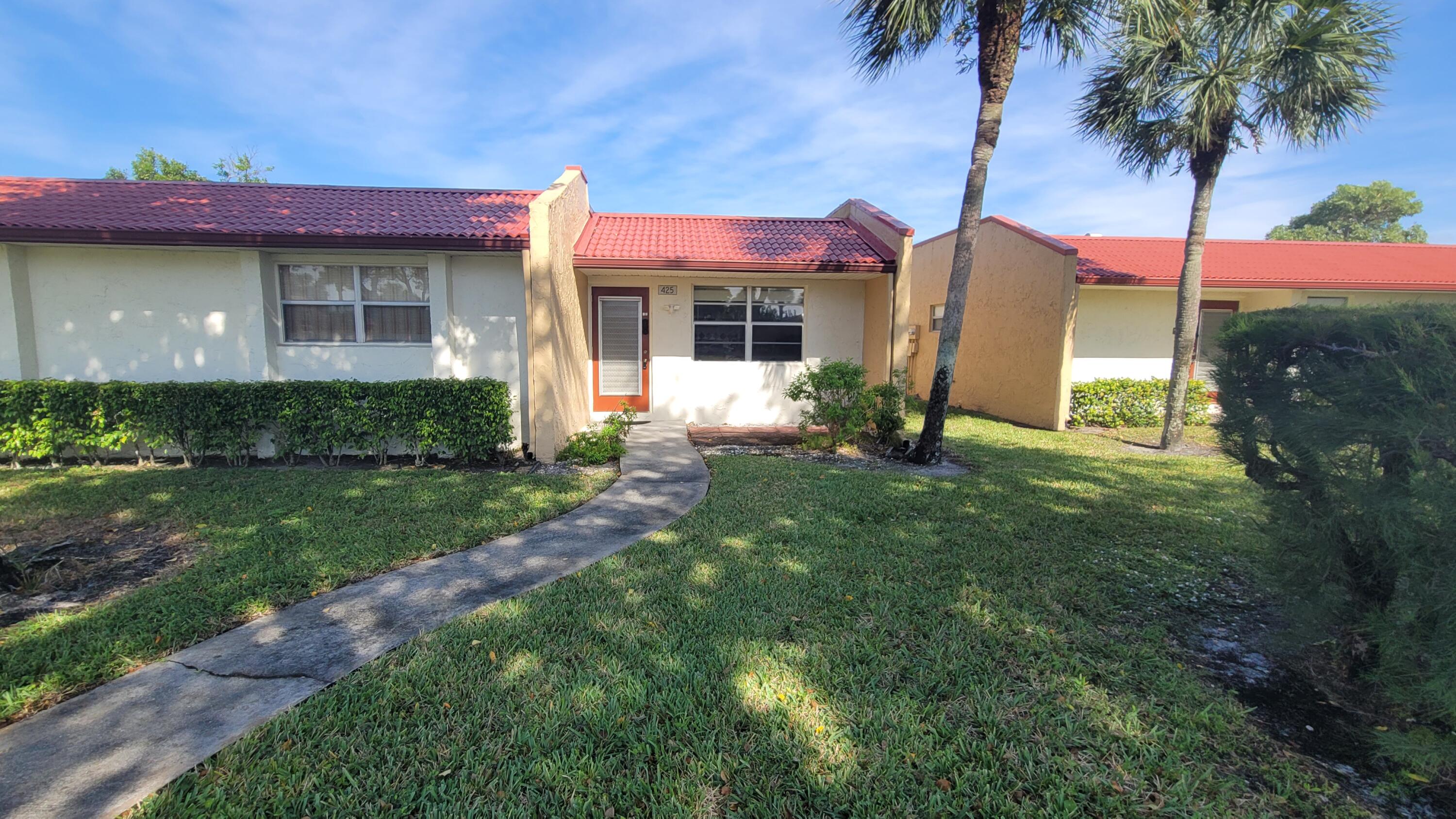 425 Lake Helen Drive, West Palm Beach, Palm Beach County, Florida - 2 Bedrooms  
2 Bathrooms - 