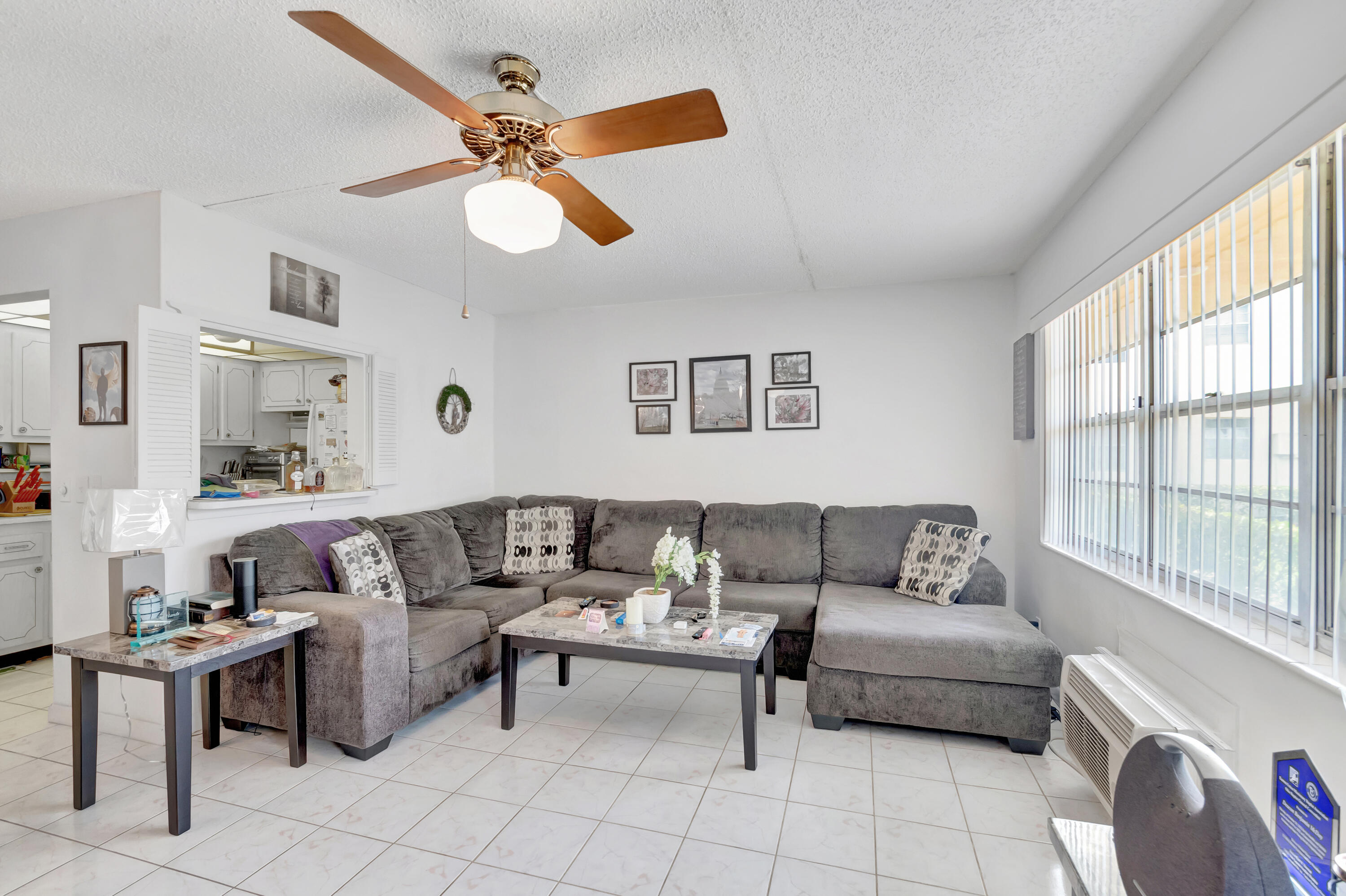 210 Chatham K, West Palm Beach, Palm Beach County, Florida - 1 Bedrooms  
1.5 Bathrooms - 