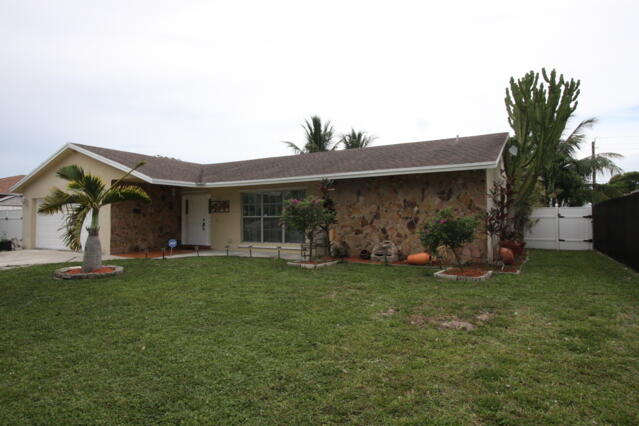 5199 Woodstone Circle, Lake Worth, Palm Beach County, Florida - 4 Bedrooms  
2 Bathrooms - 