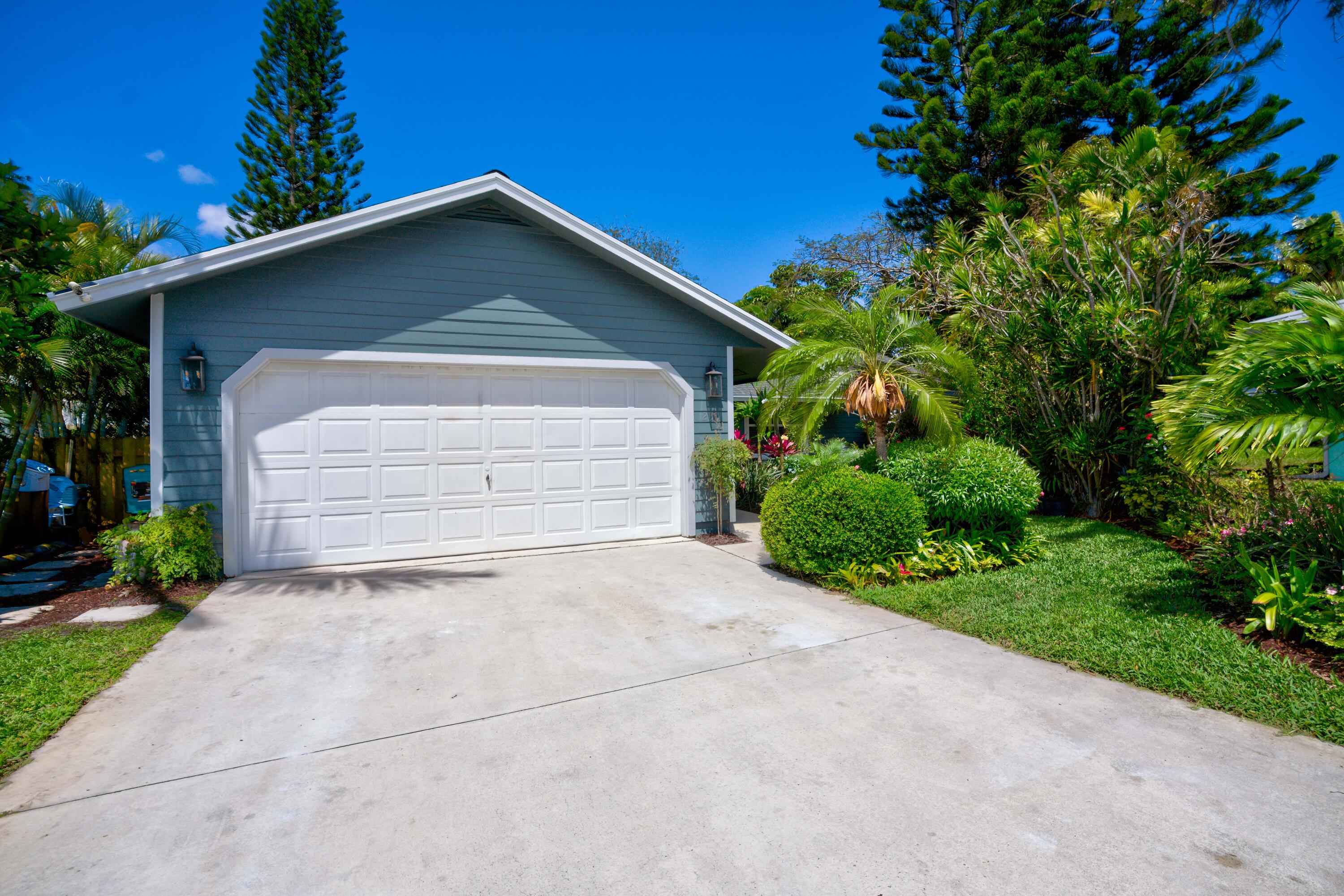 Property for Sale at 237 Wingo Street, Tequesta, Palm Beach County, Florida - Bedrooms: 3 
Bathrooms: 2  - $985,000
