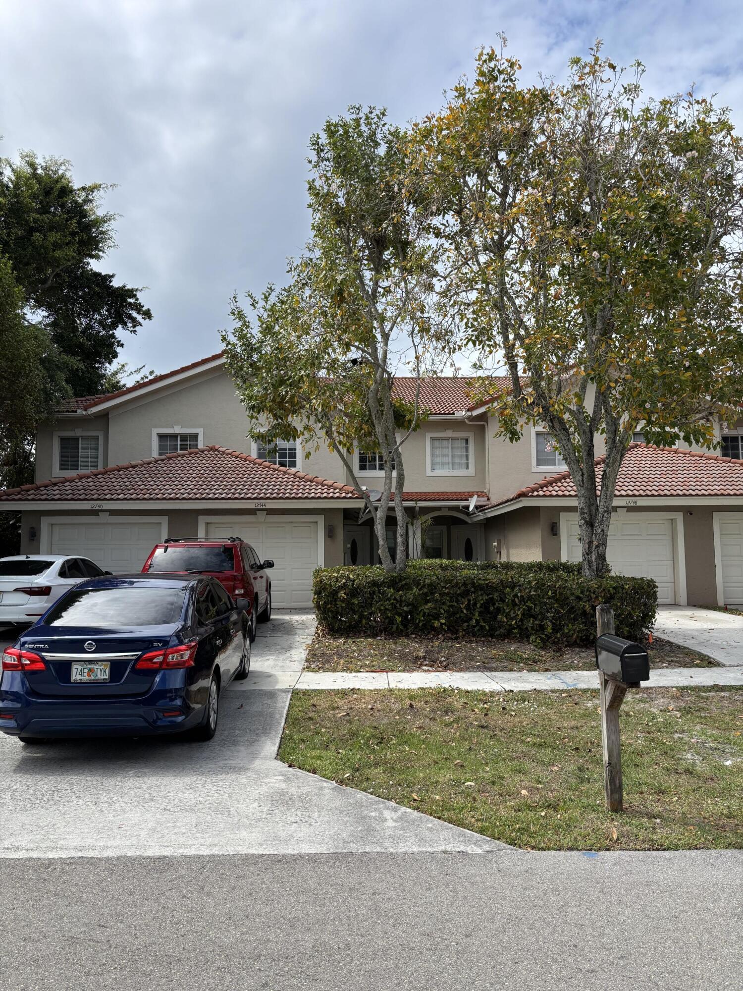 Property for Sale at 12744 Westhampton Circle, Wellington, Palm Beach County, Florida - Bedrooms: 3 
Bathrooms: 2.5  - $425,000
