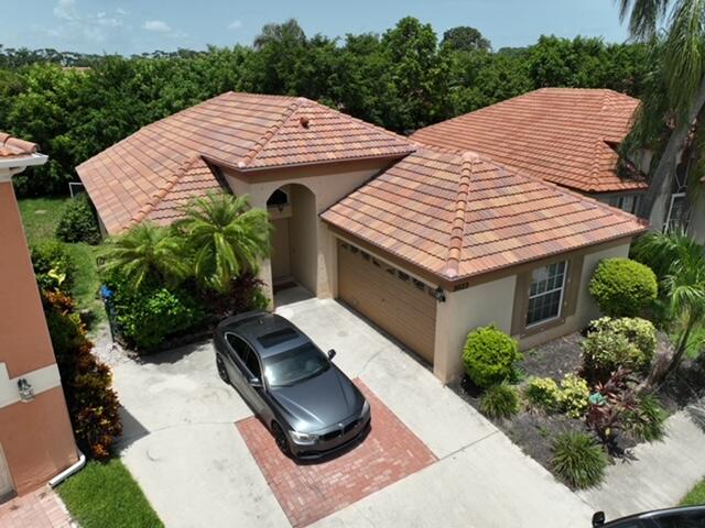 2022 Bonisle Circle, Riviera Beach, Palm Beach County, Florida - 3 Bedrooms  
2 Bathrooms - 