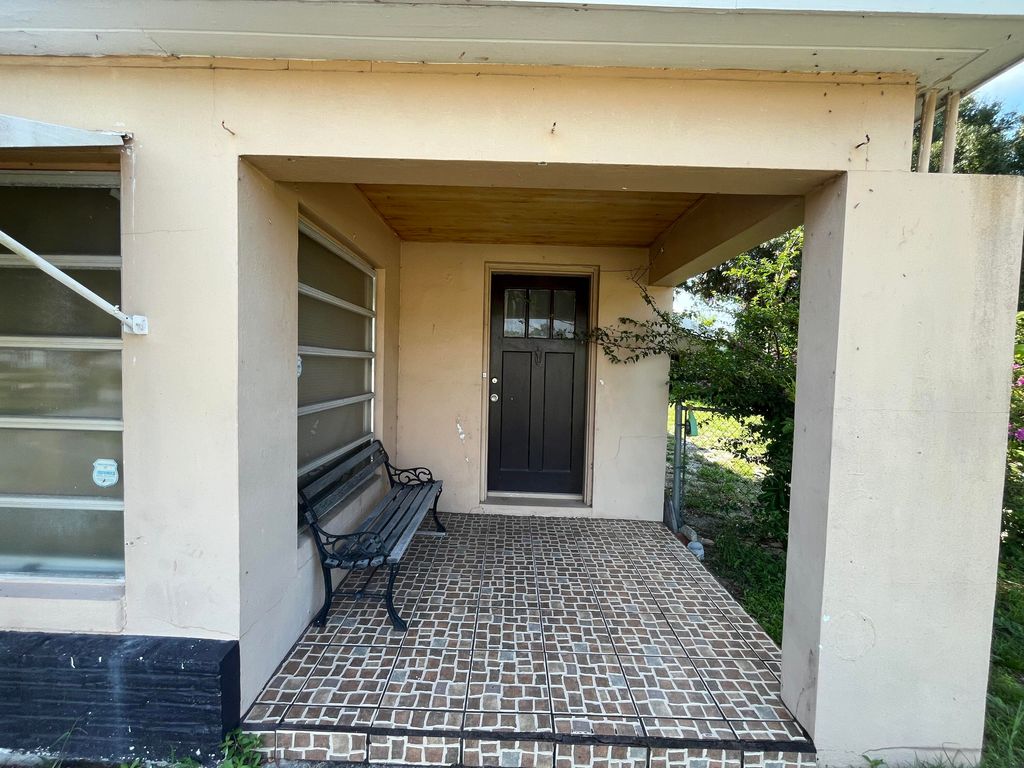 Photo of 1010 S 7th Street, Fort Pierce, FL 34950 (MLS # RX-11019325)