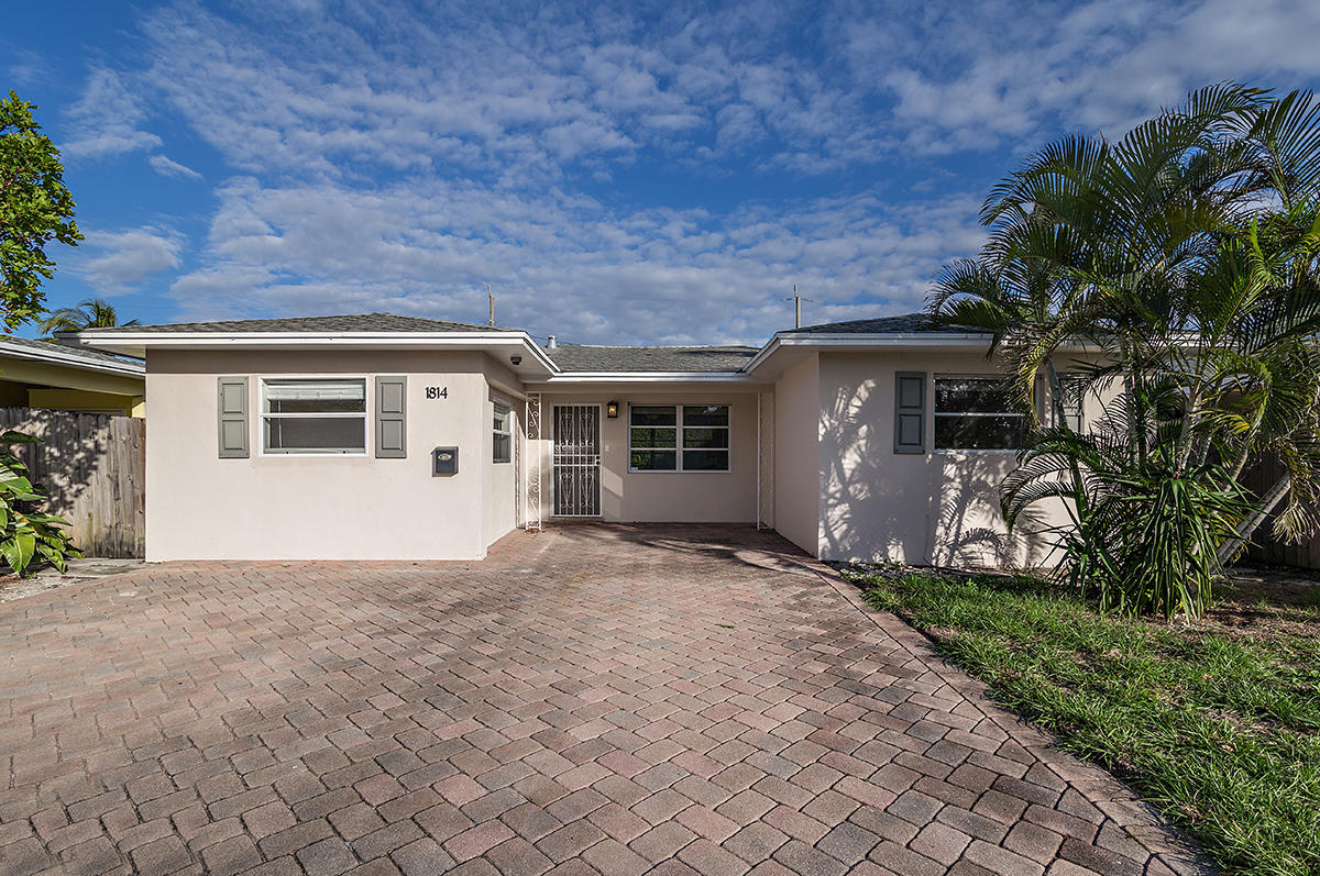 Photo 1 of 1814 N J Terrace, Lake Worth, Florida, $245,000, Web #: 10383871