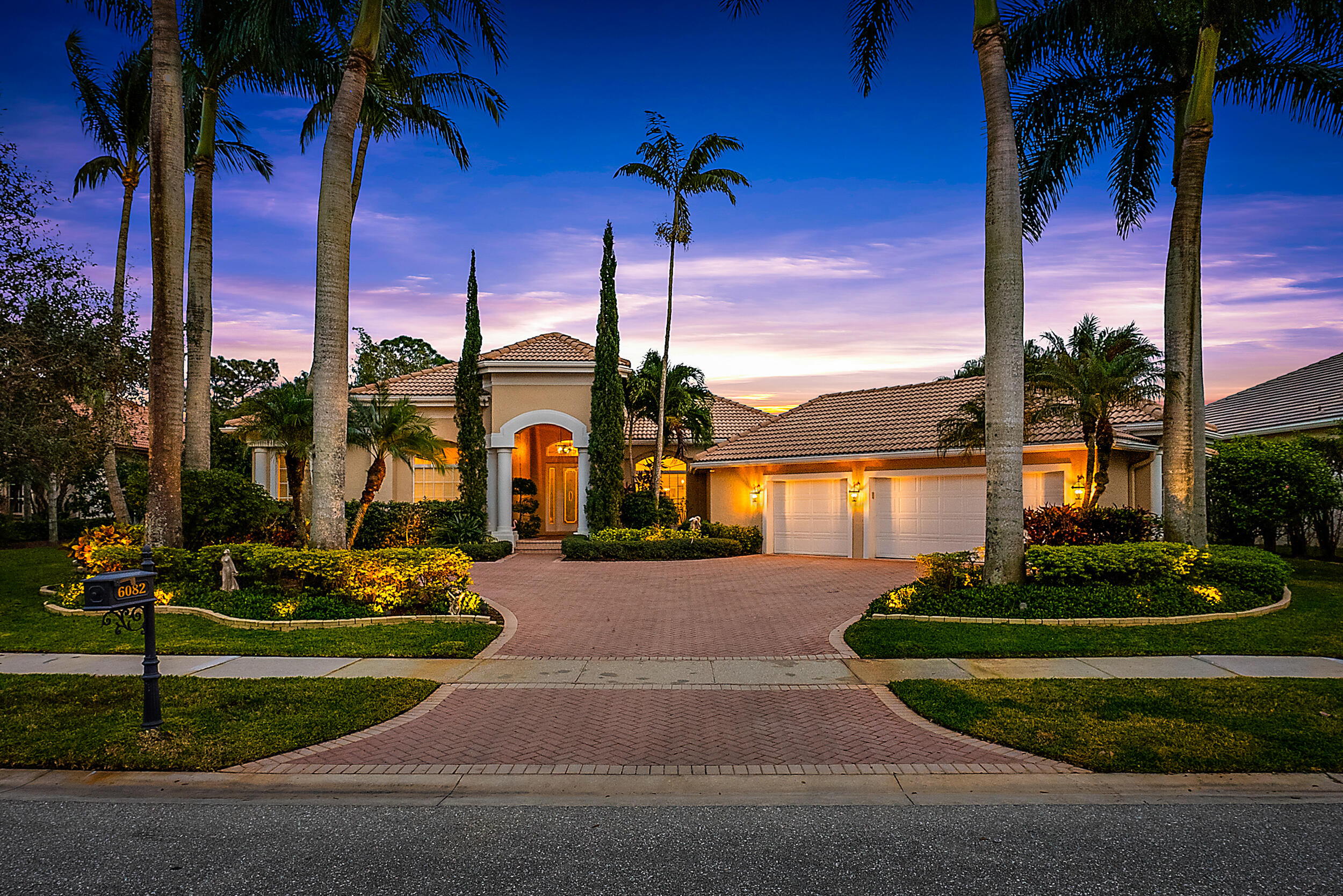 Property for Sale at 6082 Wildcat Run, West Palm Beach, Palm Beach County, Florida - Bedrooms: 6 
Bathrooms: 3  - $1,299,000