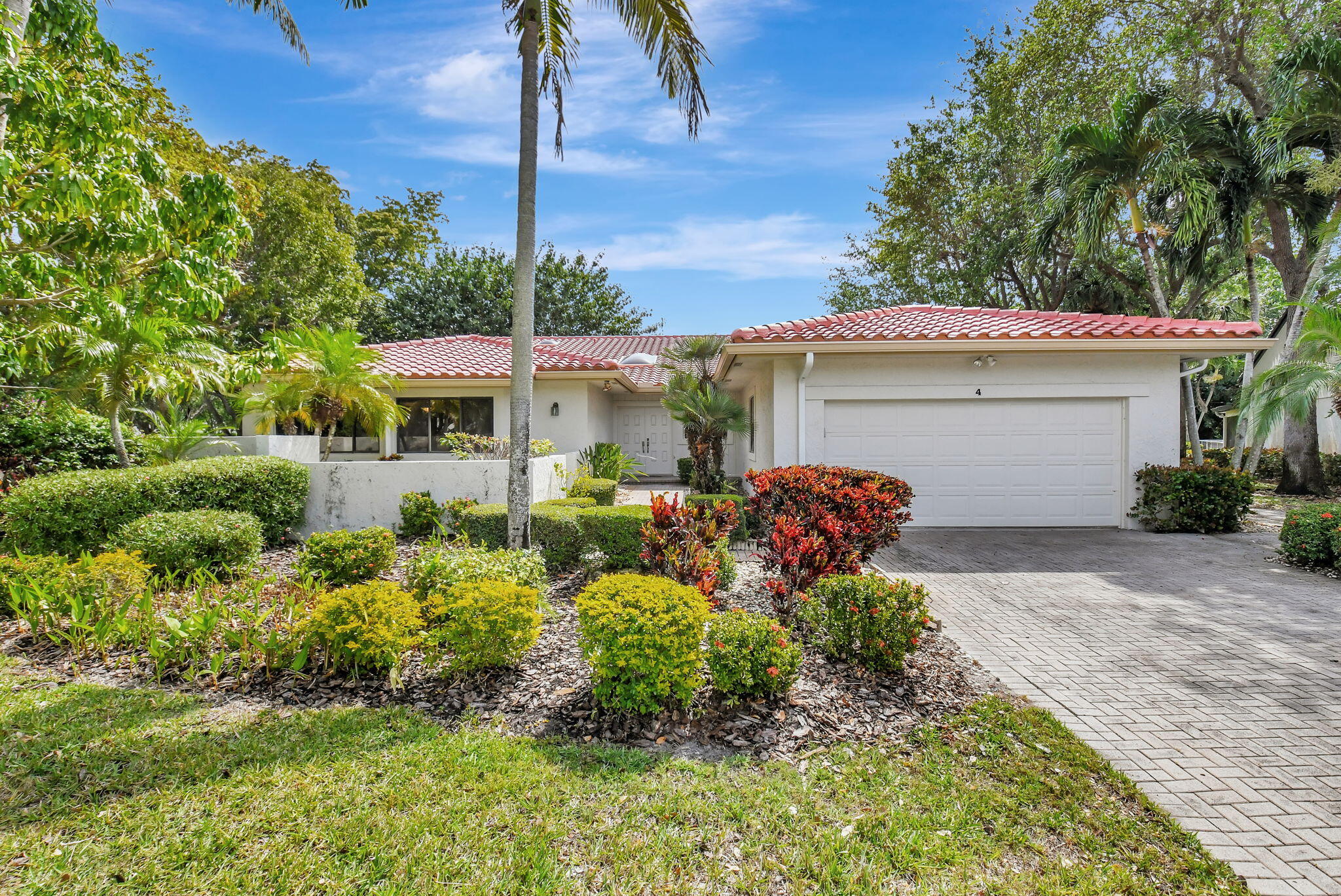 Property for Sale at 4 Bristol Circle, Boynton Beach, Palm Beach County, Florida - Bedrooms: 3 
Bathrooms: 3  - $684,900