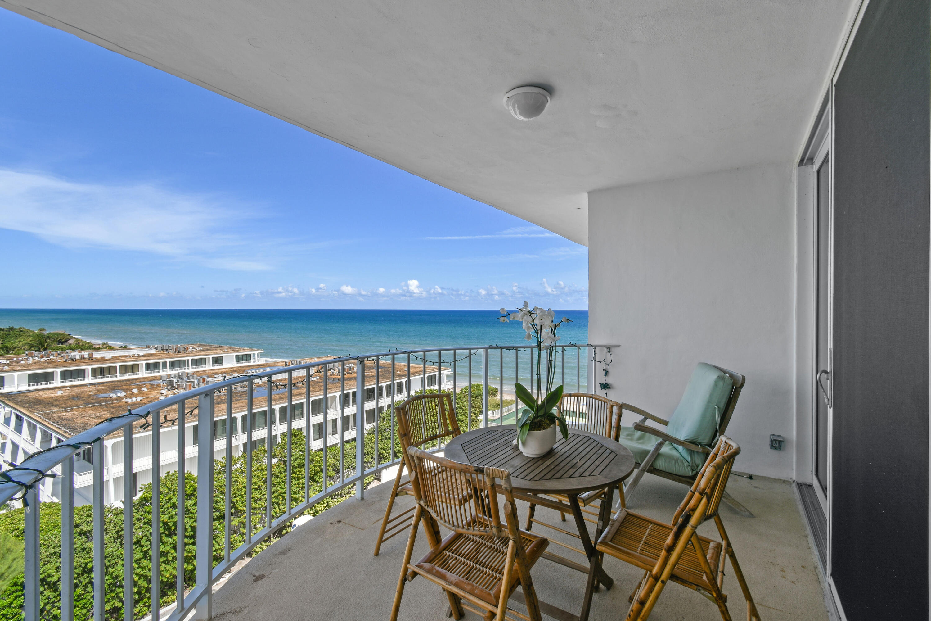 2295 S Ocean Boulevard 921, Palm Beach, Palm Beach County, Florida - 1 Bedrooms  
1.5 Bathrooms - 