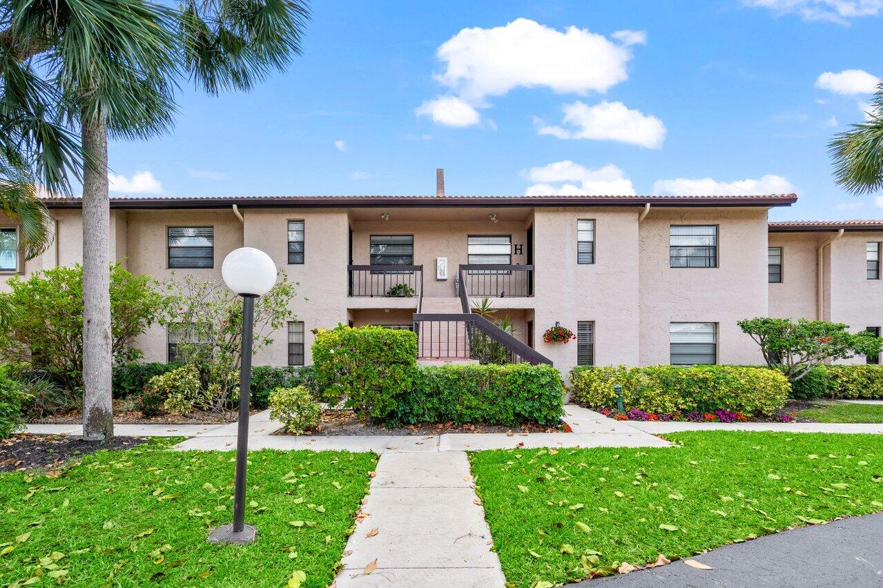 9261 Vista Del Lago H, Boca Raton, Palm Beach County, Florida - 2 Bedrooms  
2 Bathrooms - 