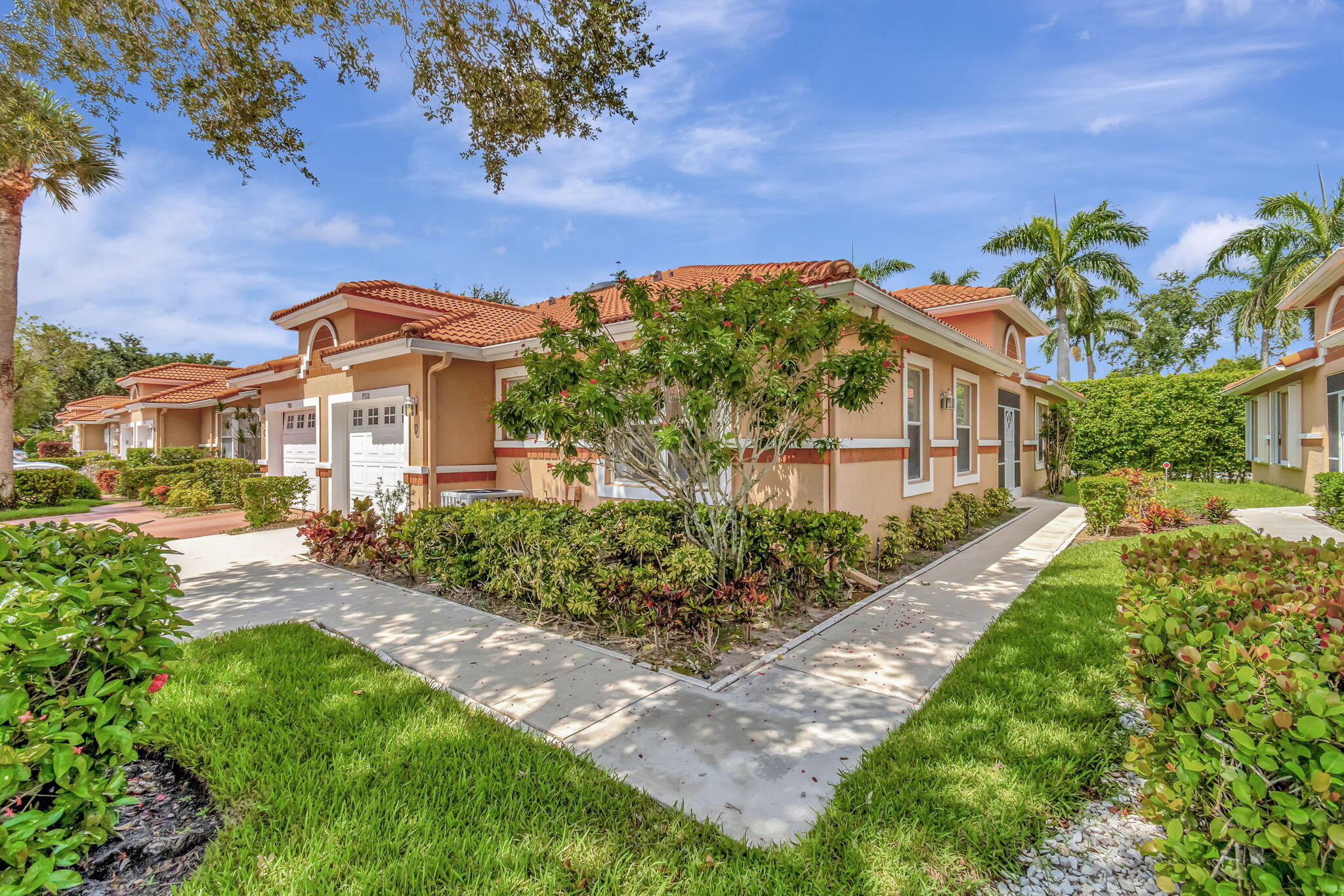 9928 Seacrest Circle D, Boynton Beach, Palm Beach County, Florida - 3 Bedrooms  
2 Bathrooms - 